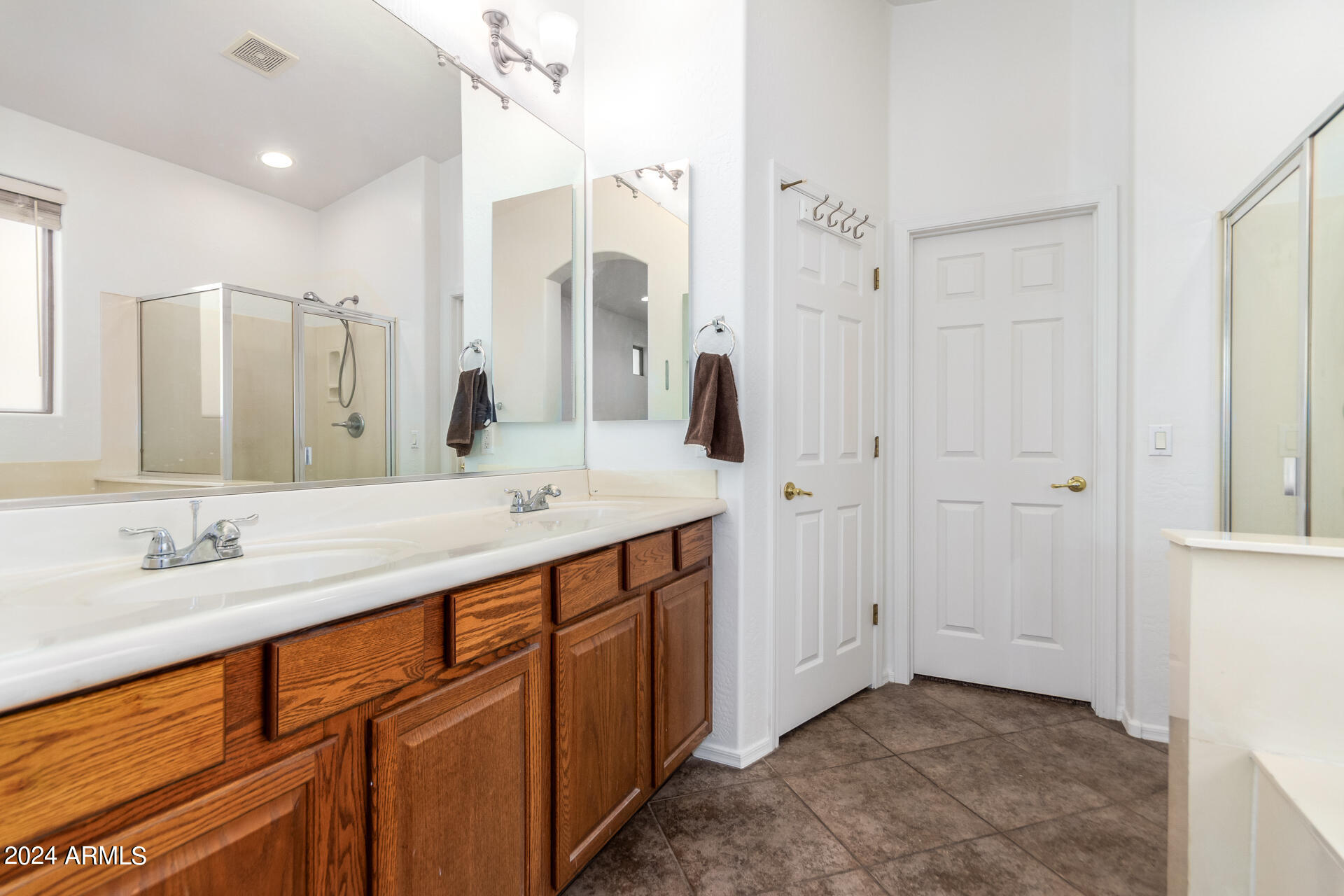 5606 W LYDIA Lane