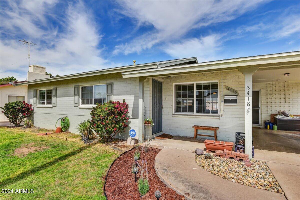 3418 E SELLS Drive