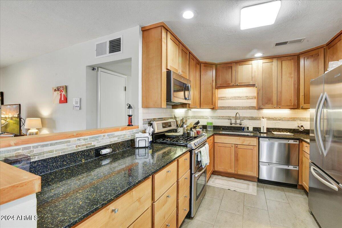 3418 E SELLS Drive