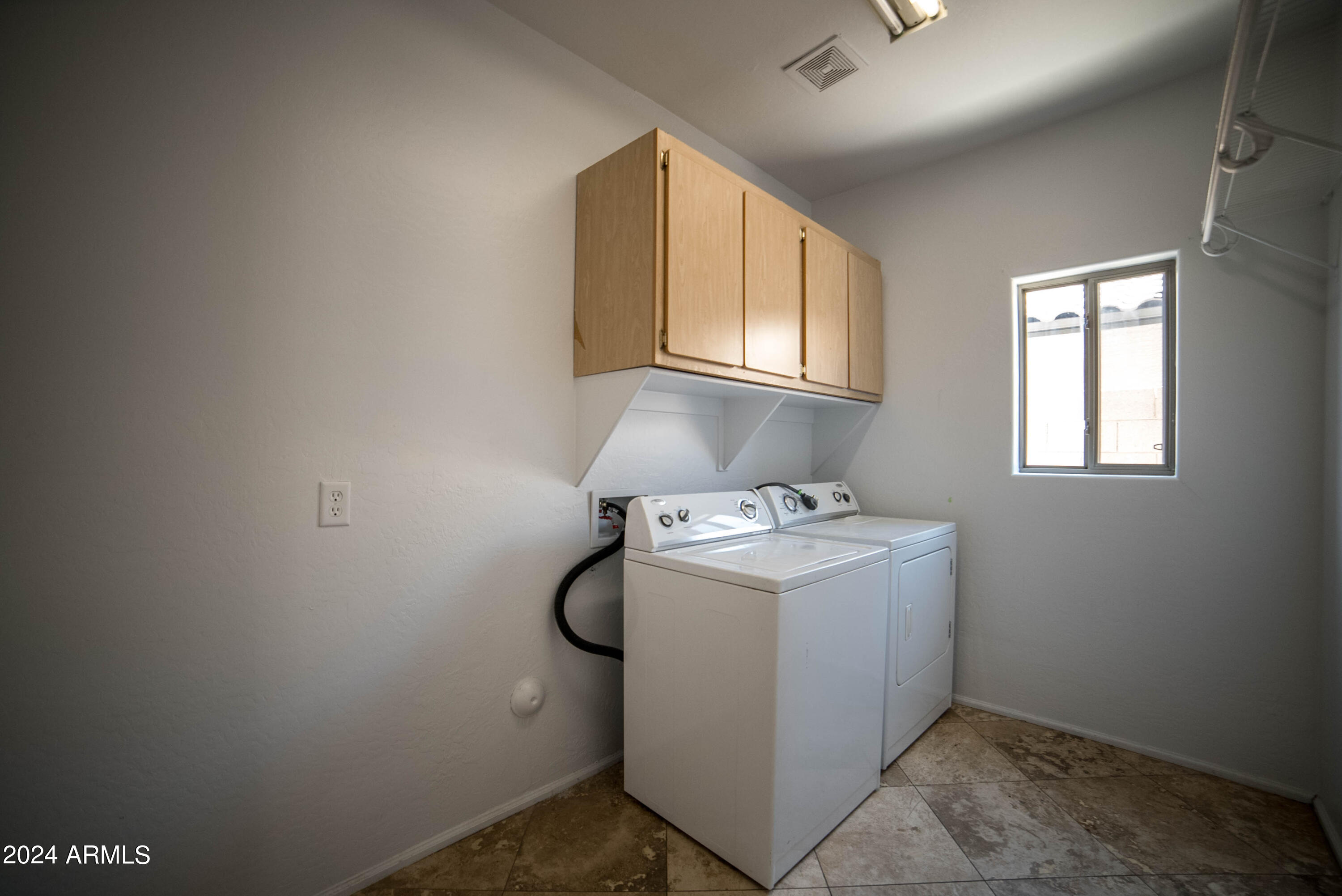 9204 W RIVERSIDE Avenue