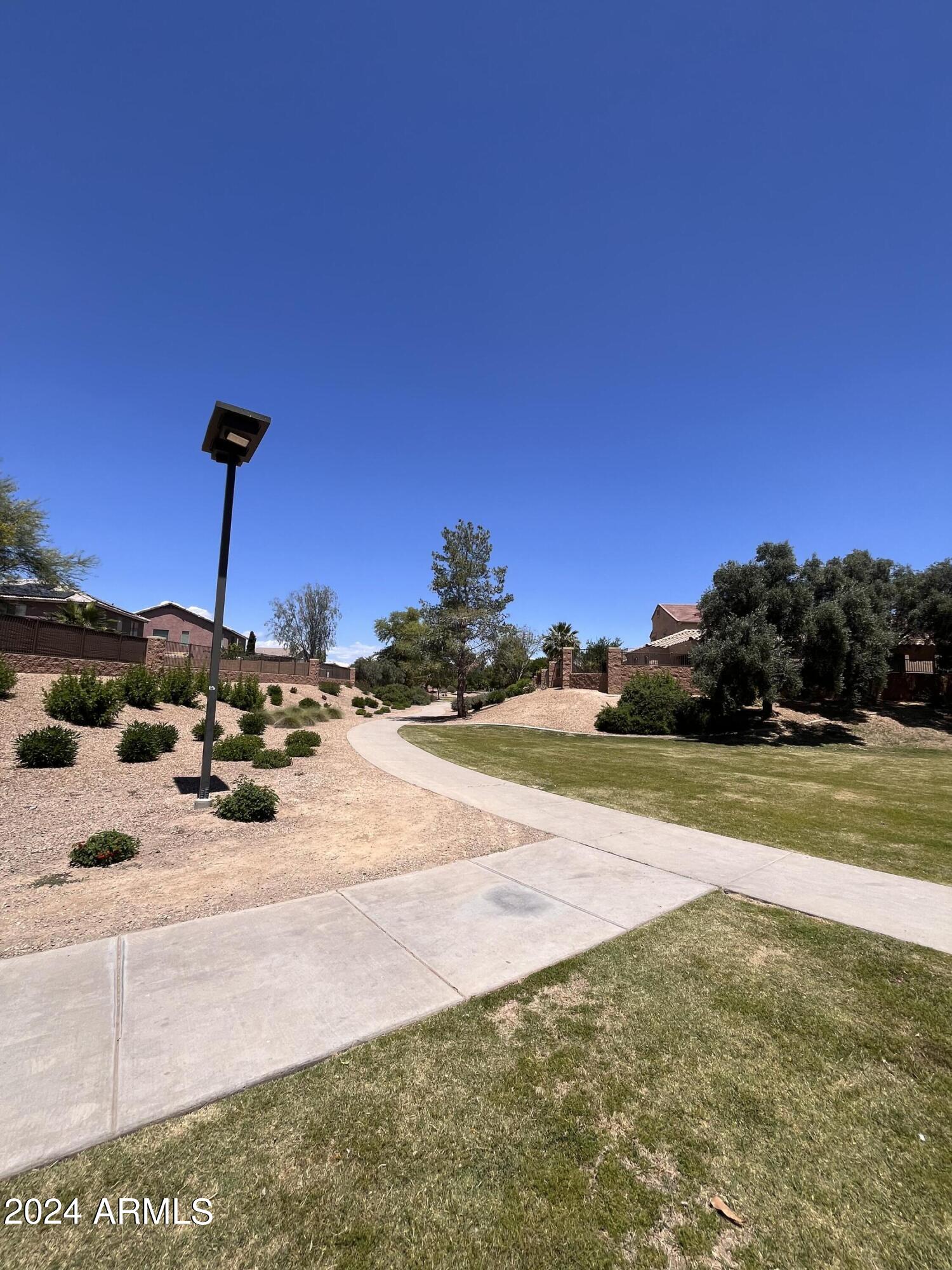 9204 W RIVERSIDE Avenue