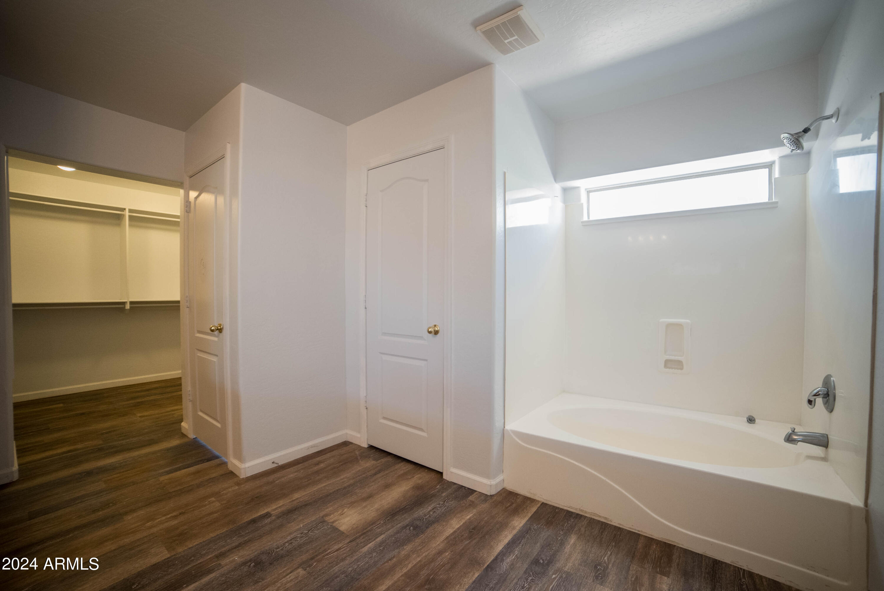 9204 W RIVERSIDE Avenue