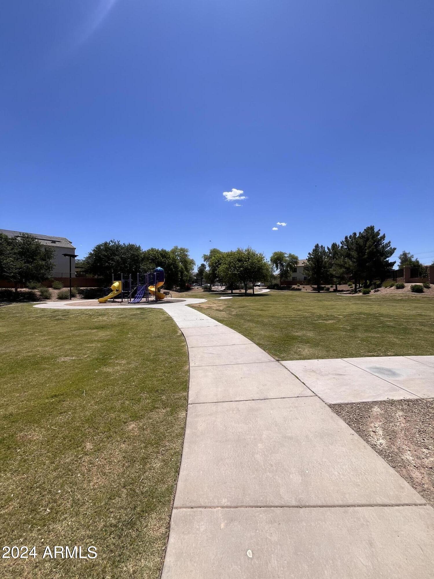 9204 W RIVERSIDE Avenue