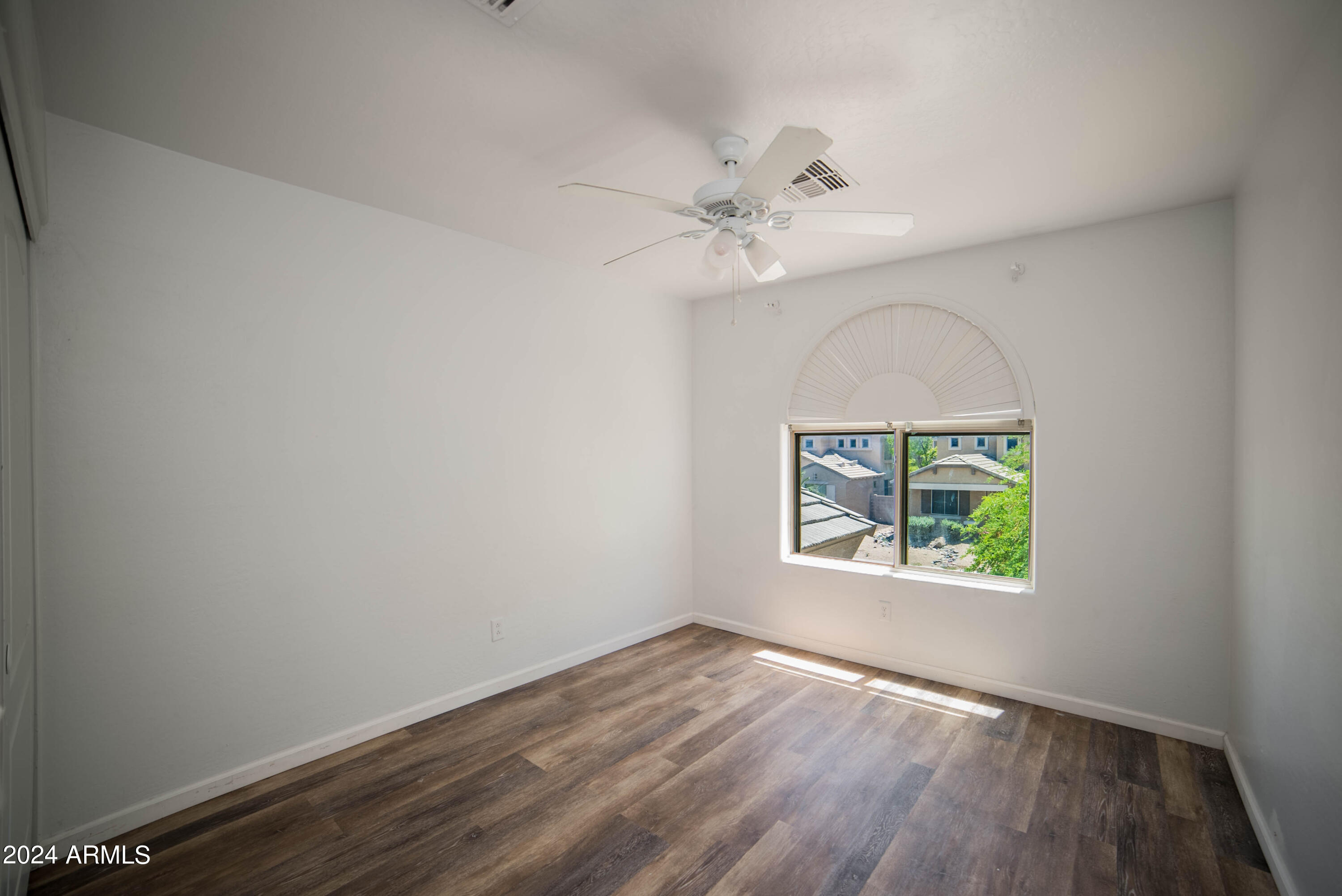 9204 W RIVERSIDE Avenue