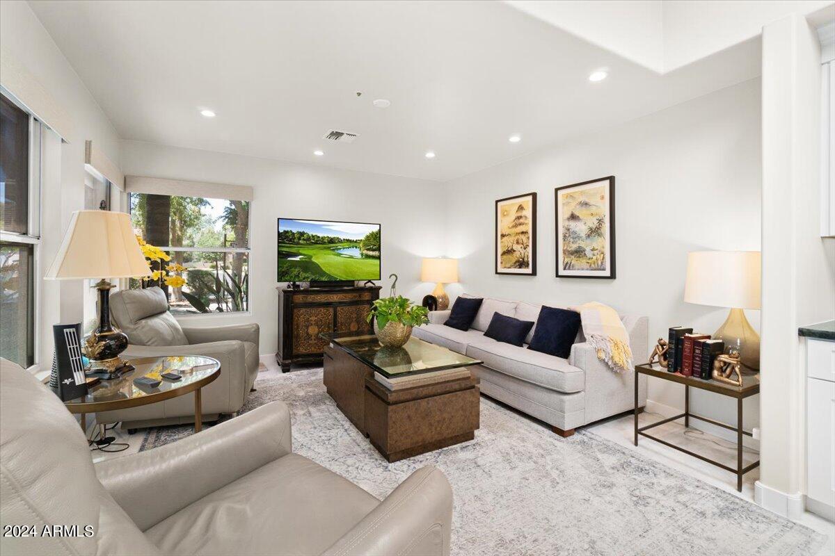 7799 E OAKSHORE Drive