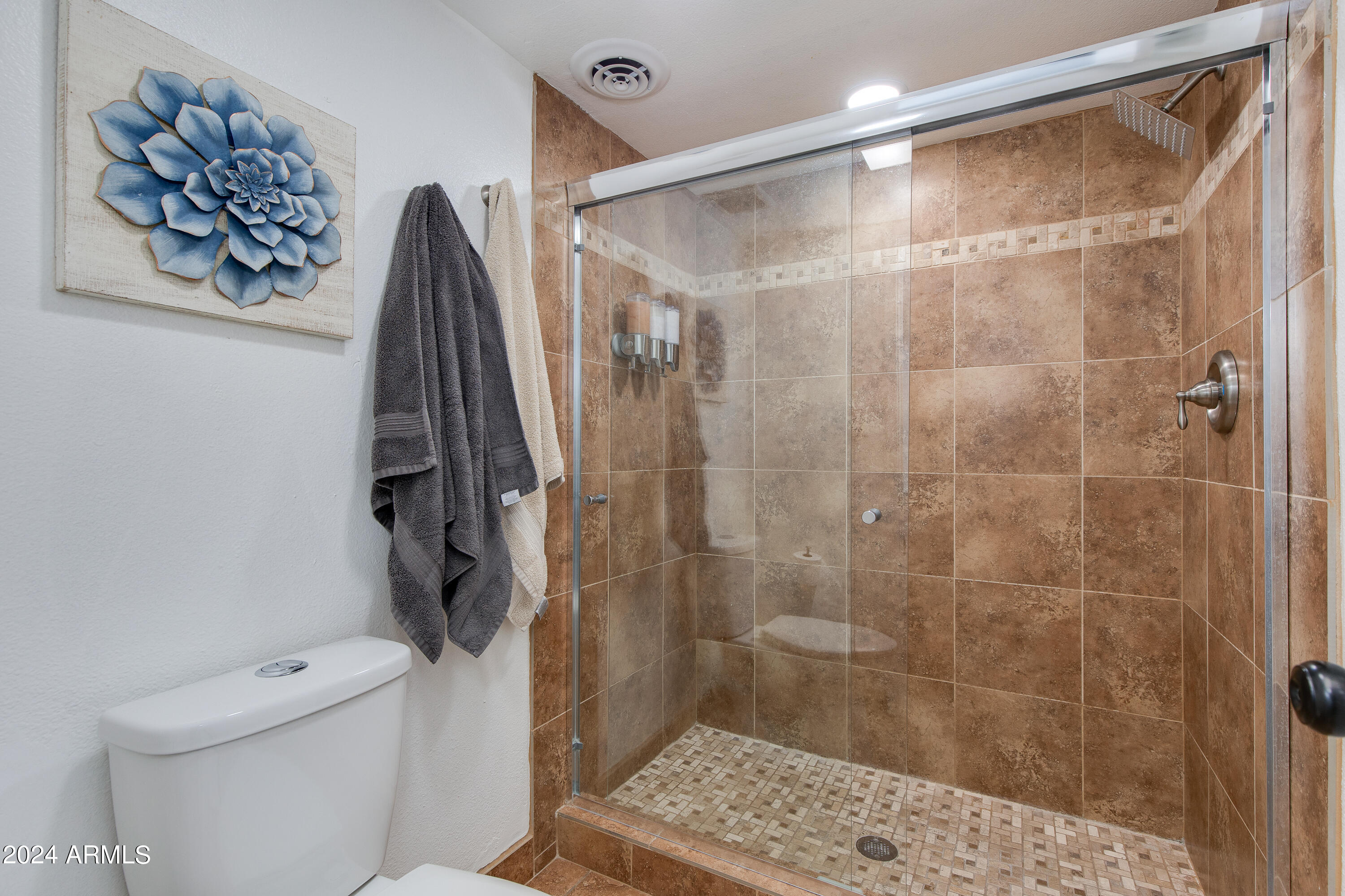 4131 E Camelback Road, 40