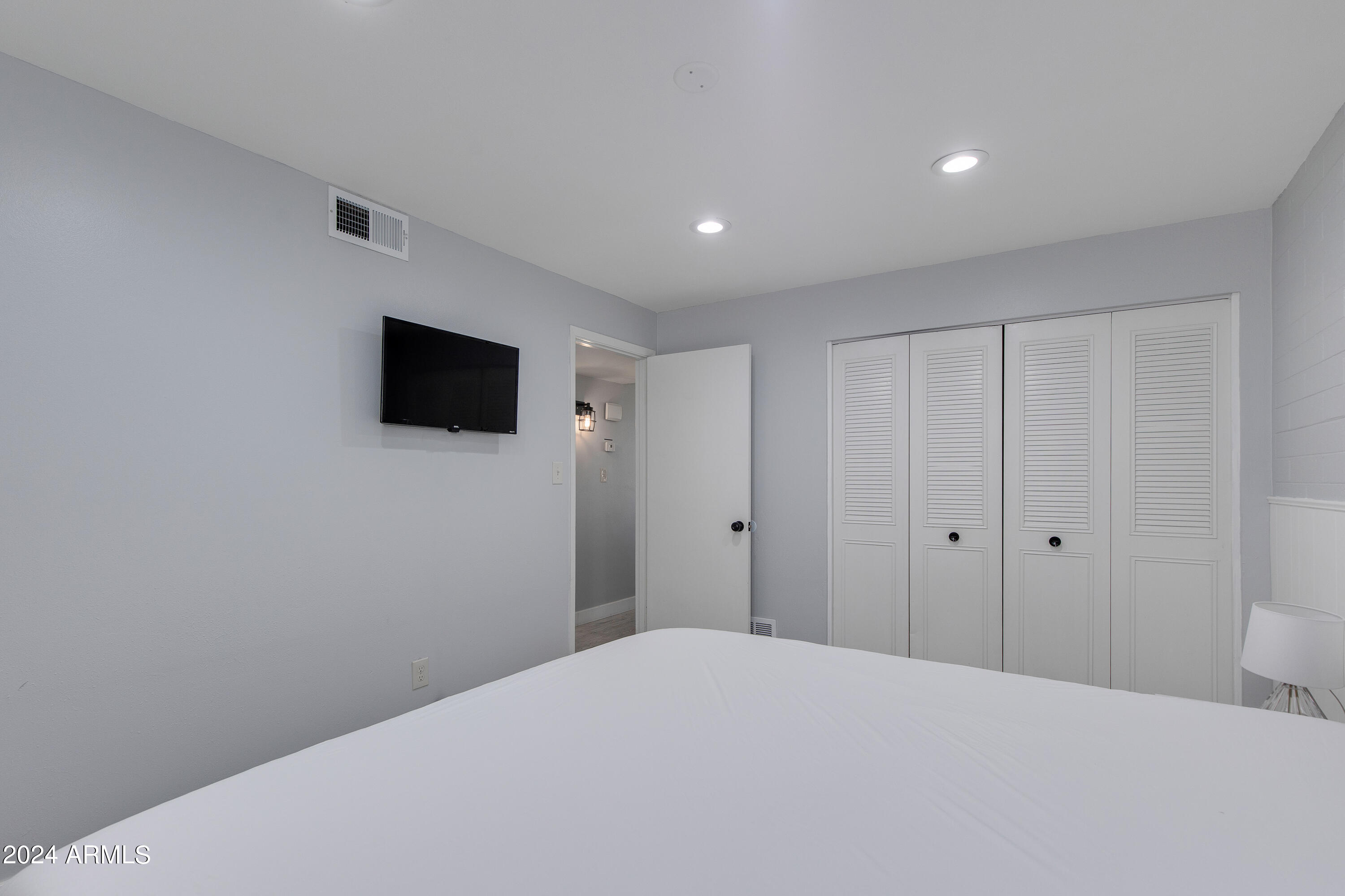 4131 E Camelback Road, 40