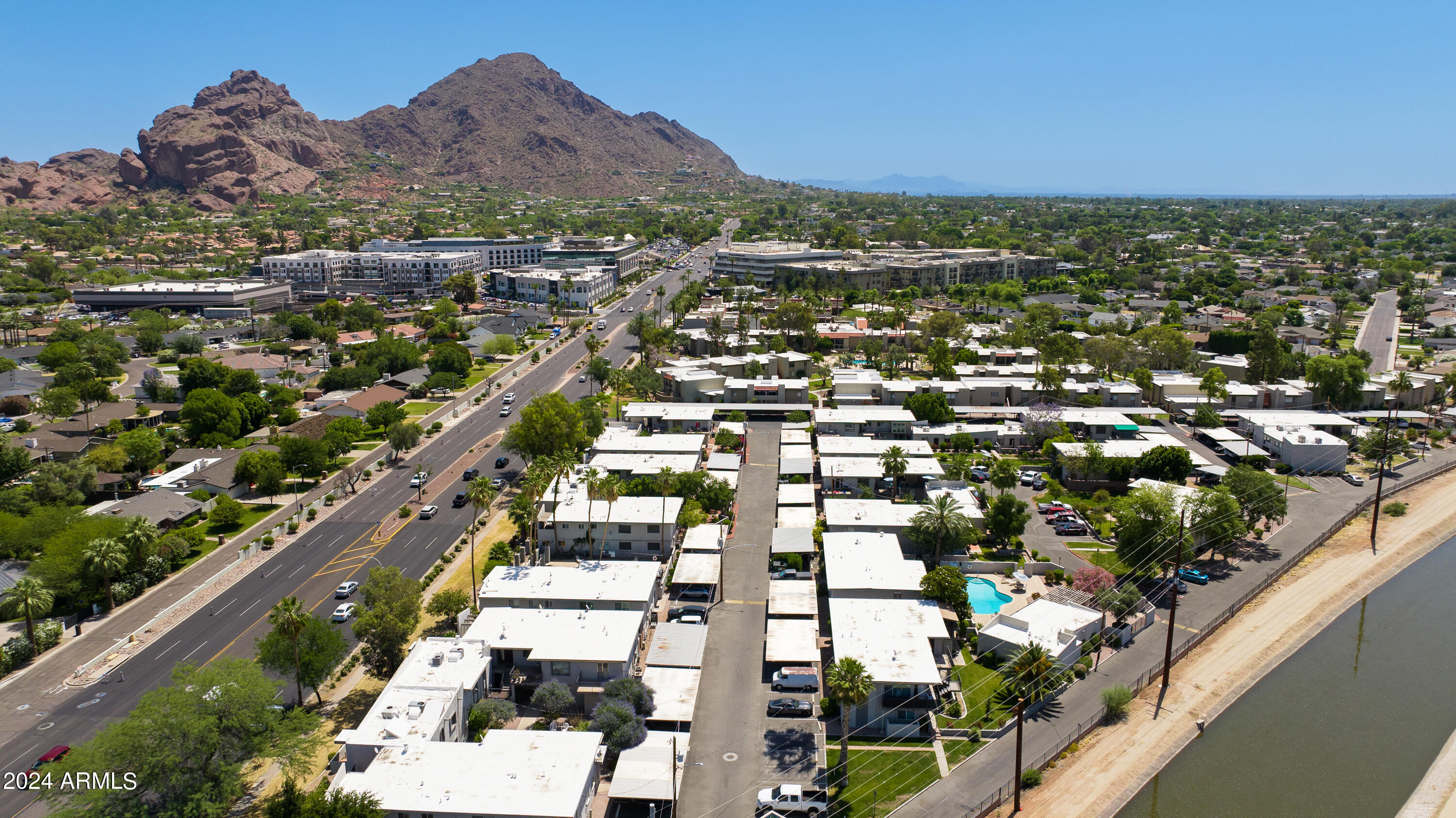 4131 E Camelback Road, 40