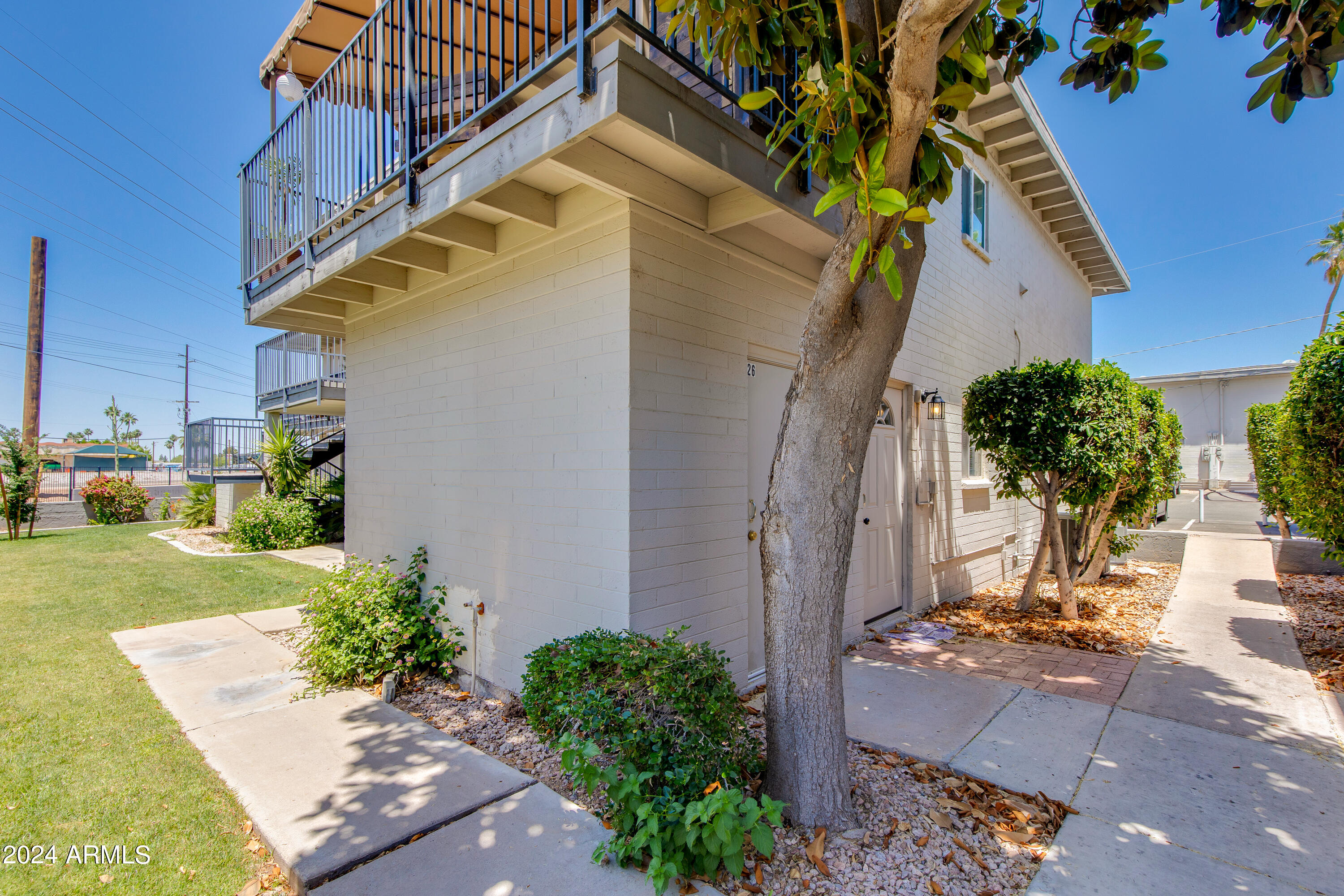 4131 E Camelback Road, 40