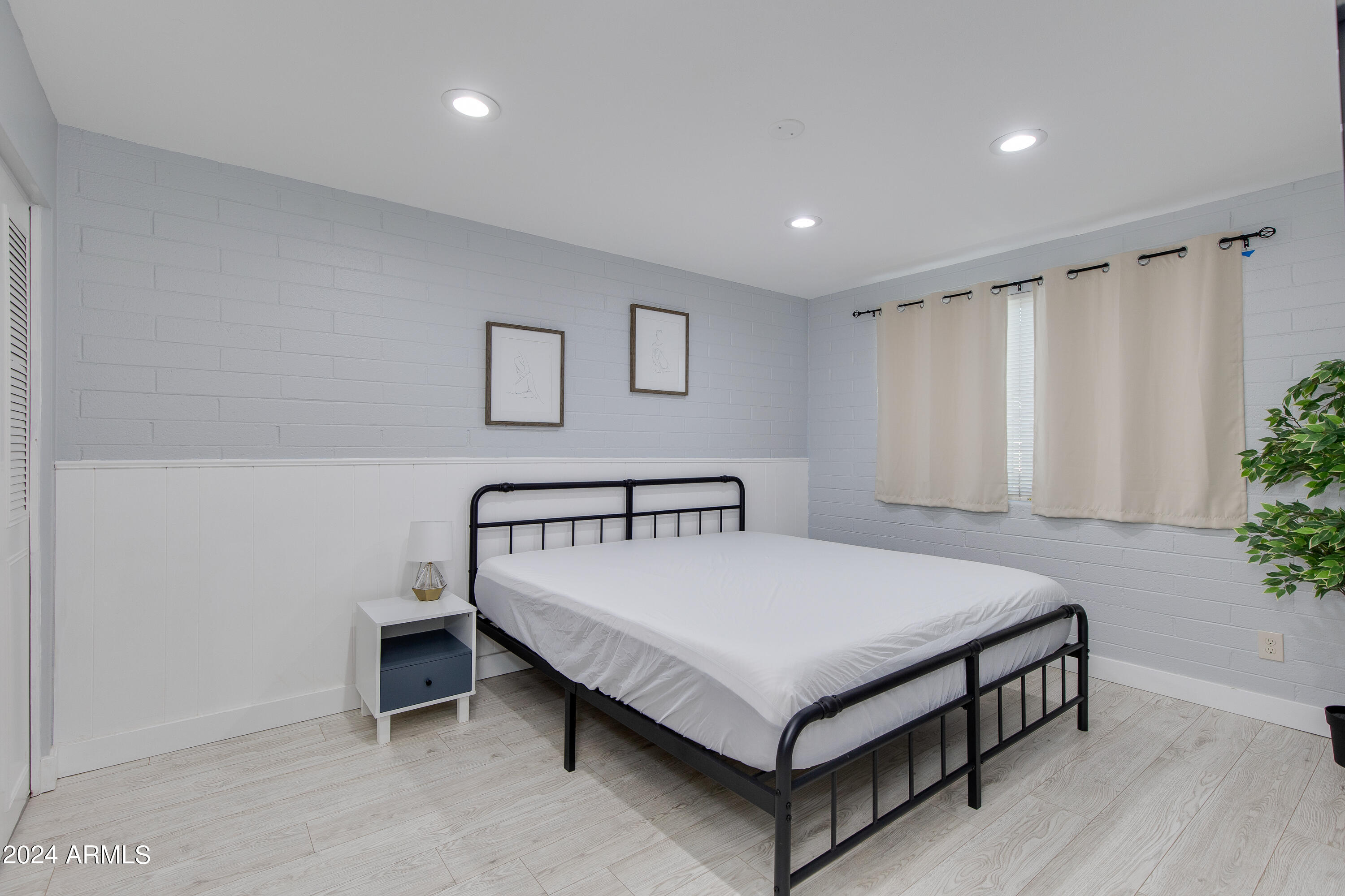 4131 E Camelback Road, 40