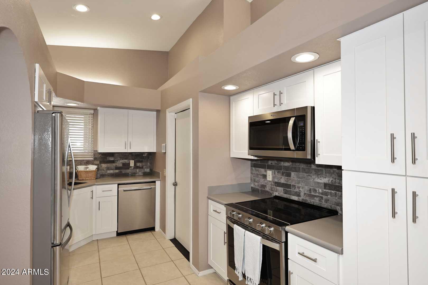 15220 N SHAGBARK Court