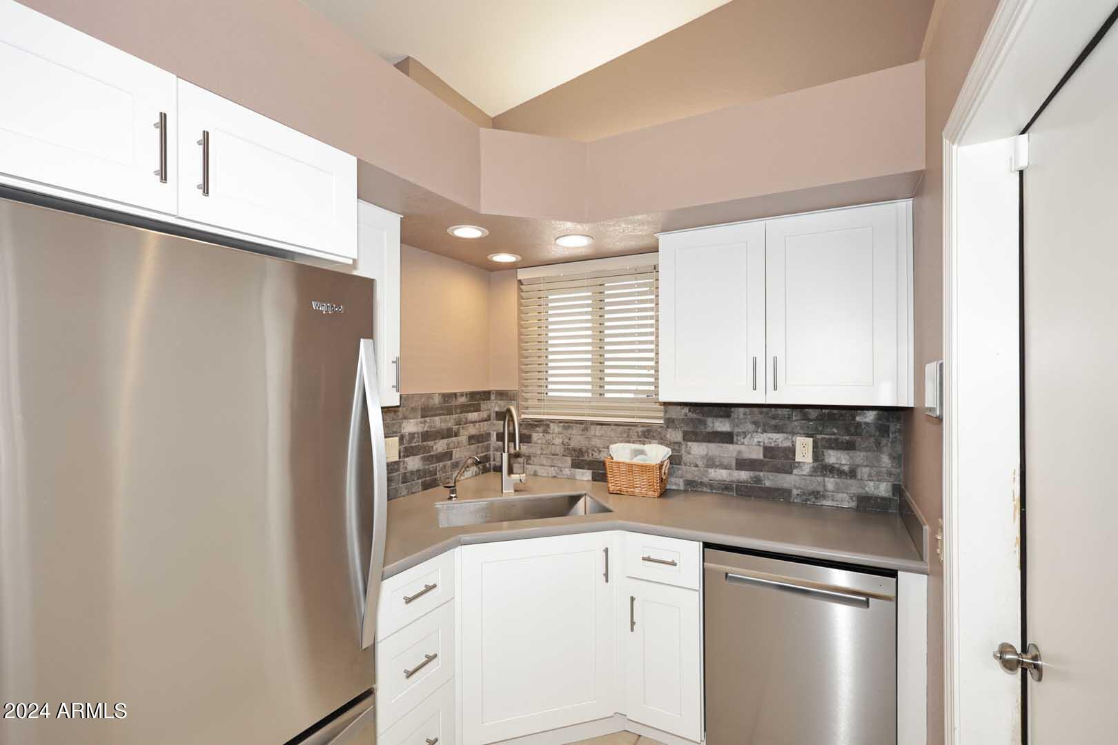 15220 N SHAGBARK Court