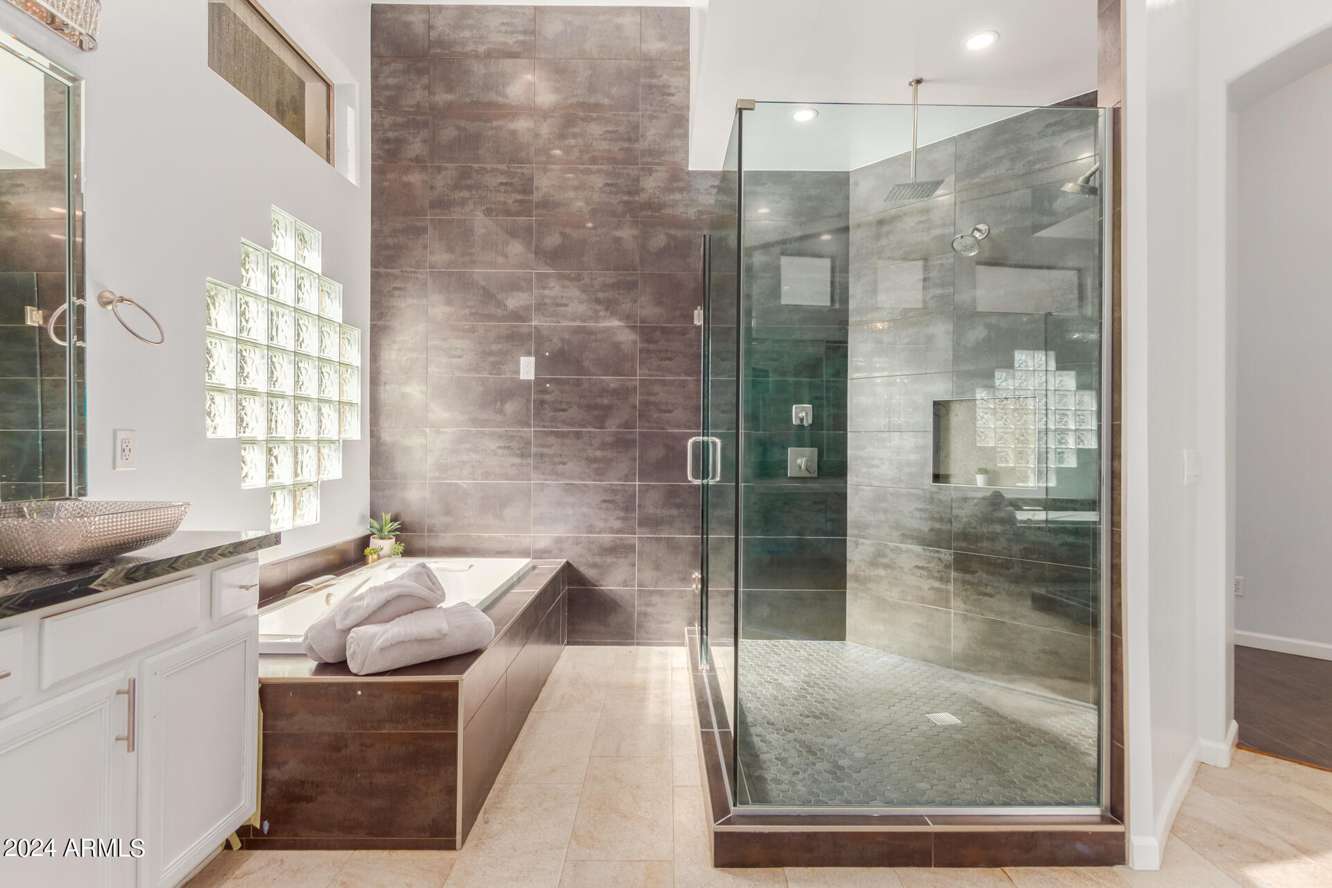 4802 E CIELO GRANDE Avenue