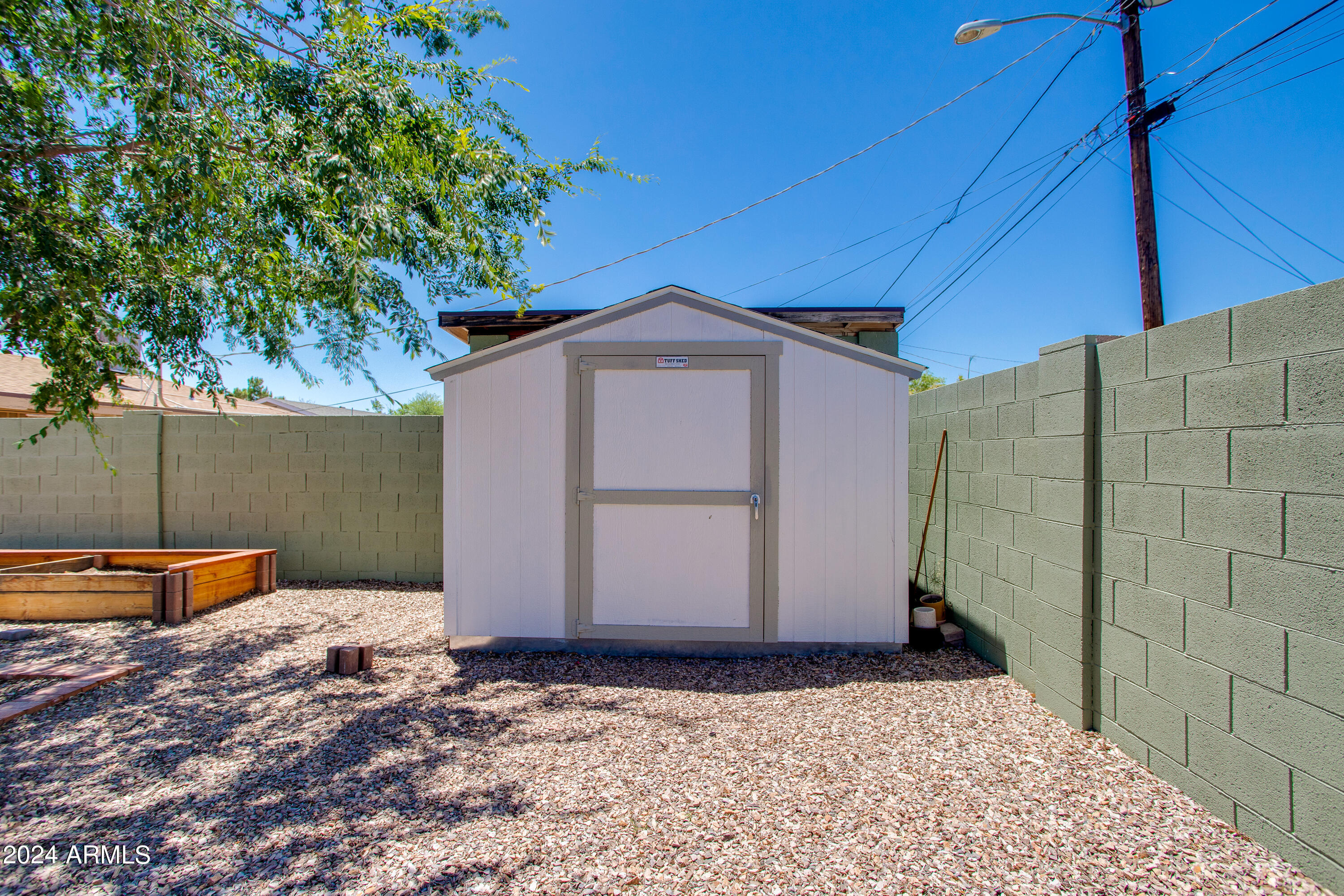 506 E BUTLER Drive