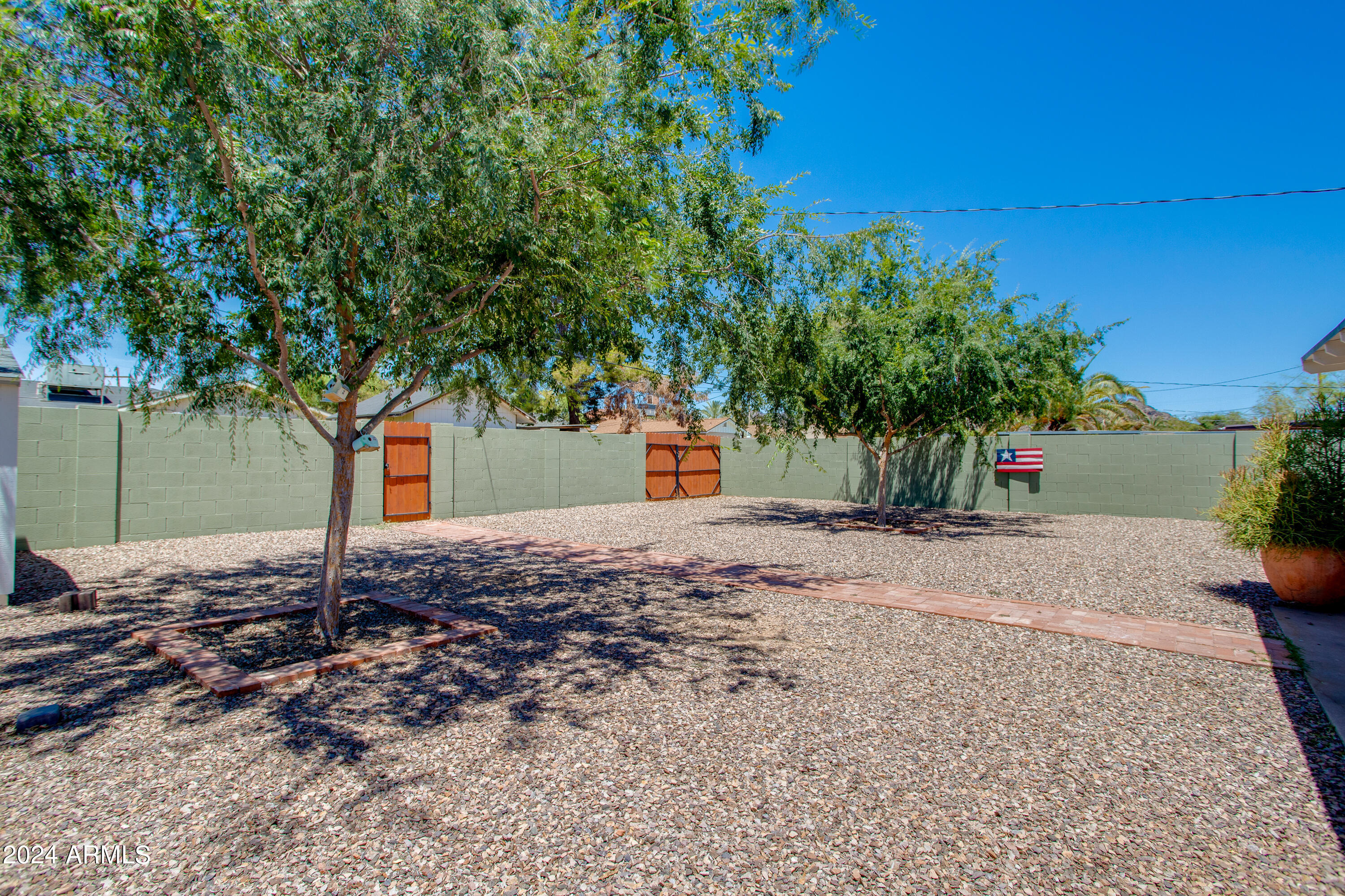 506 E BUTLER Drive