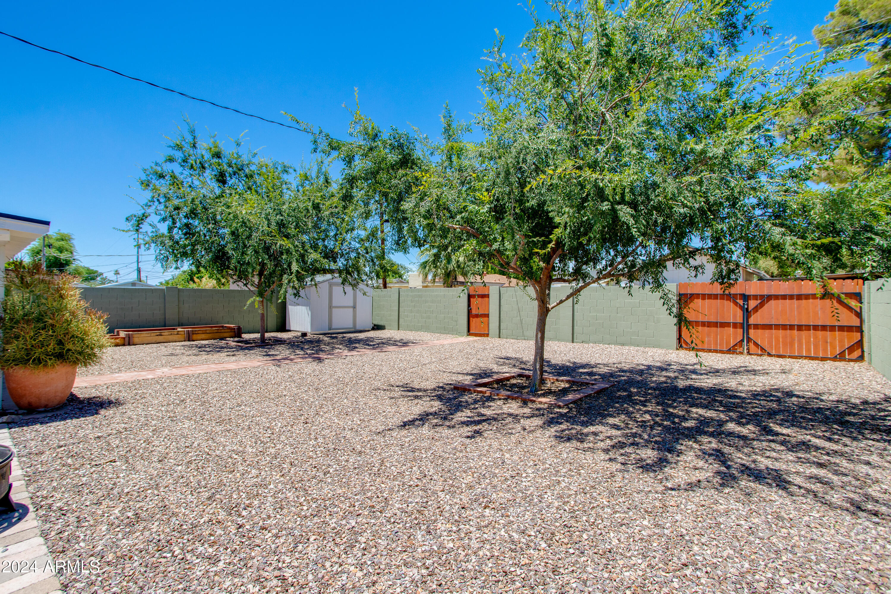 506 E BUTLER Drive