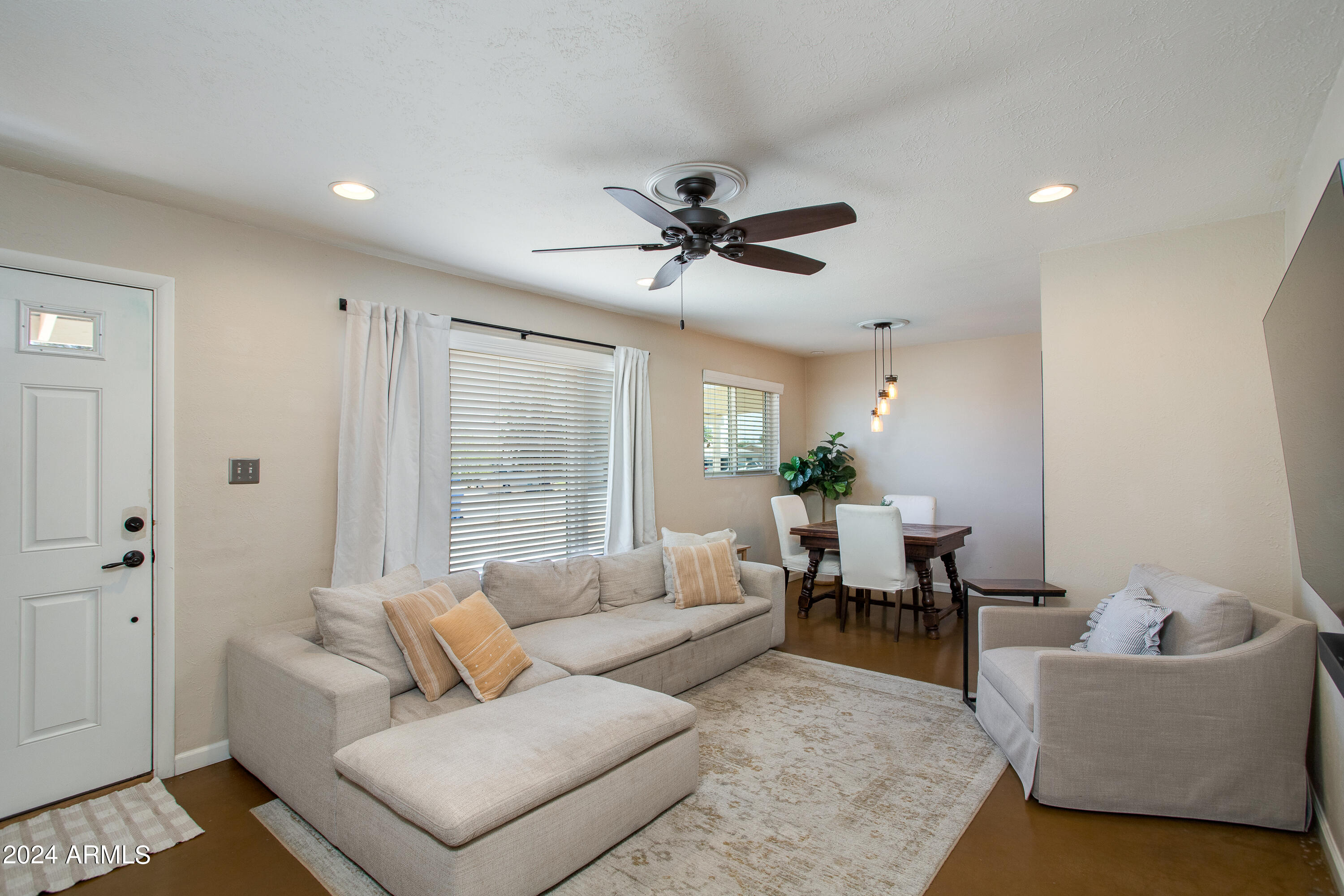 506 E BUTLER Drive