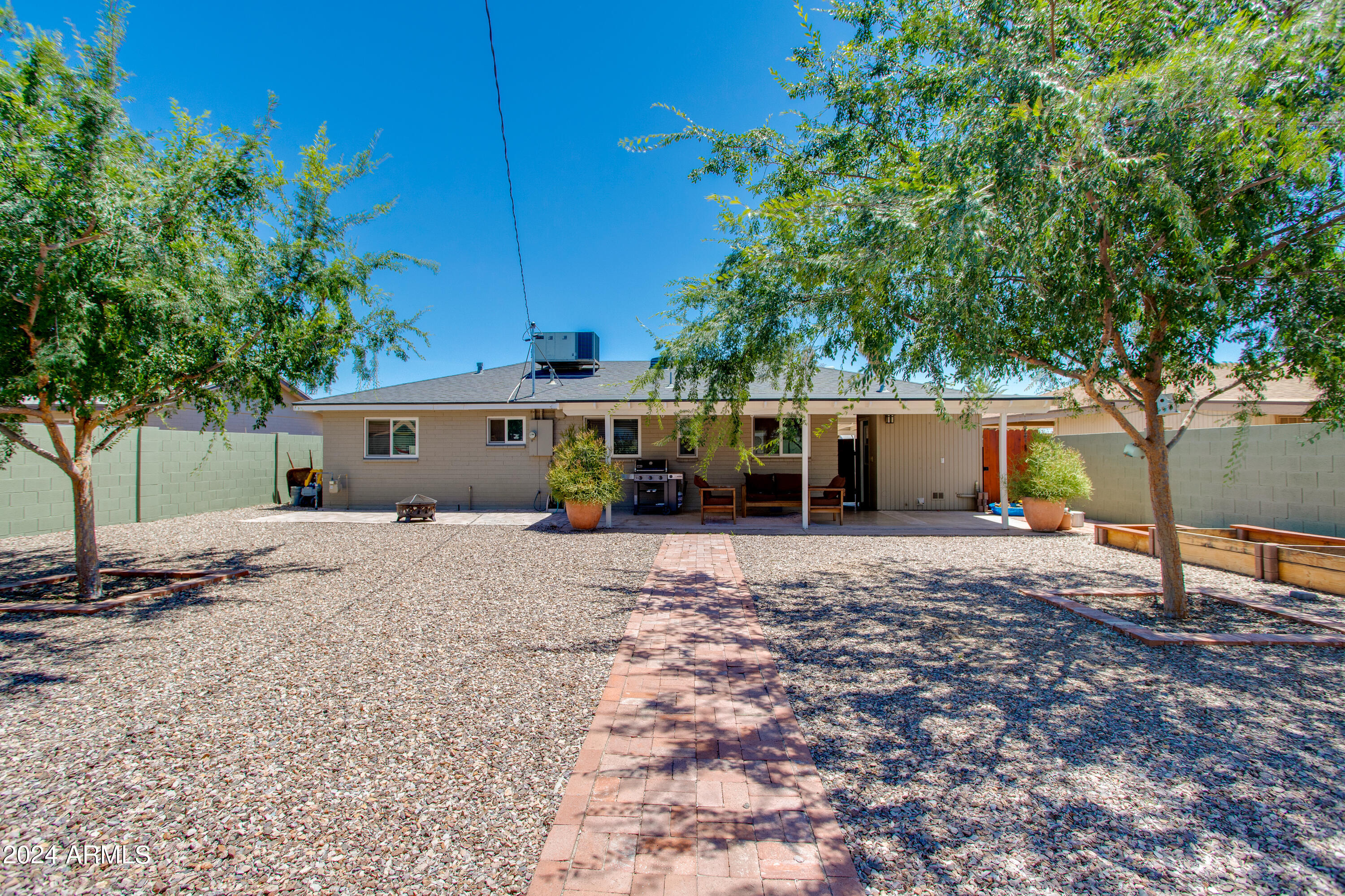 506 E BUTLER Drive