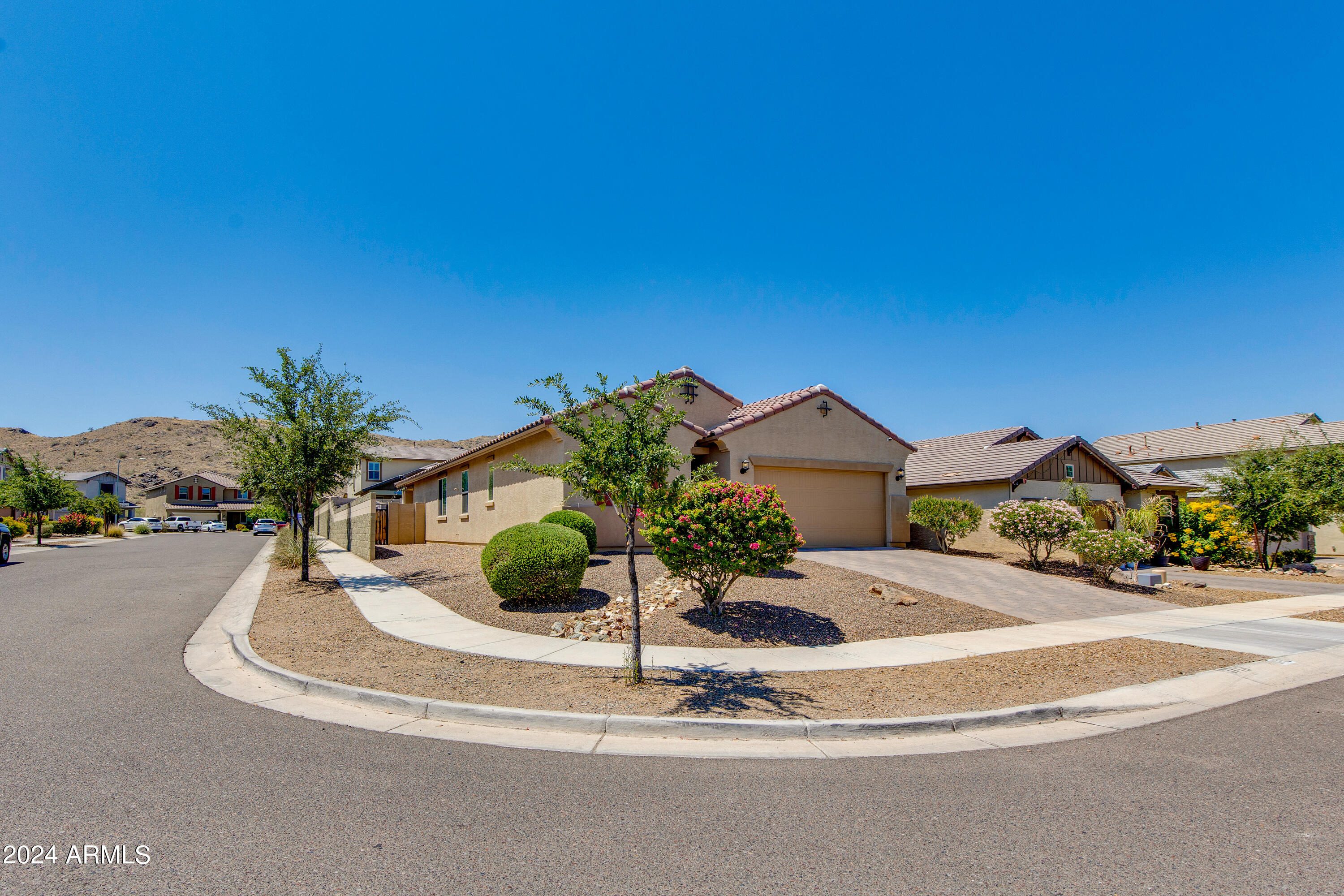 3713 E SOPHIE Lane