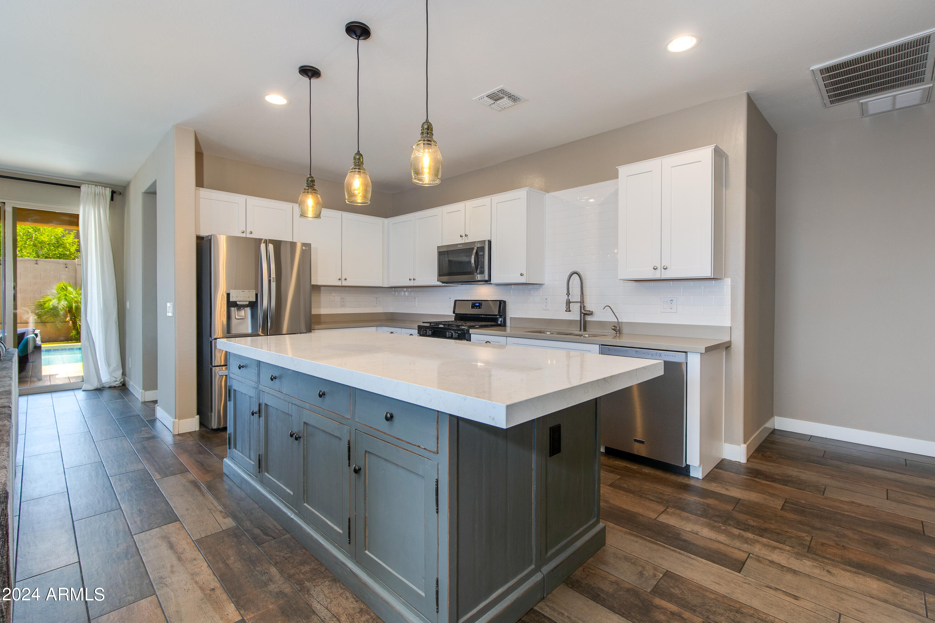 3713 E SOPHIE Lane