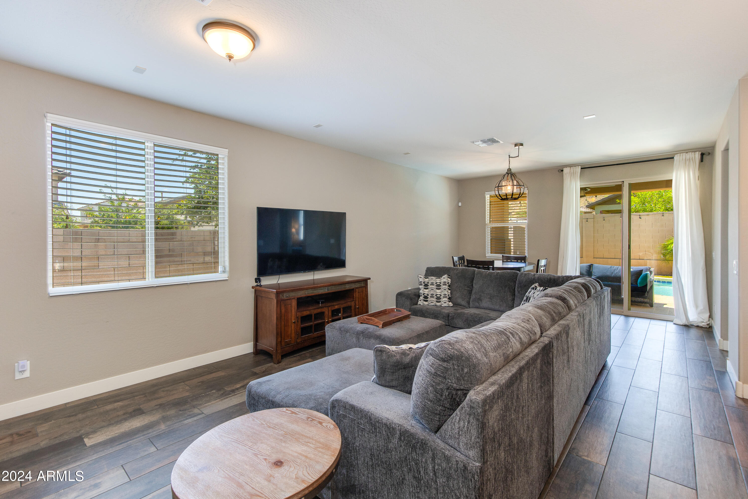 3713 E SOPHIE Lane