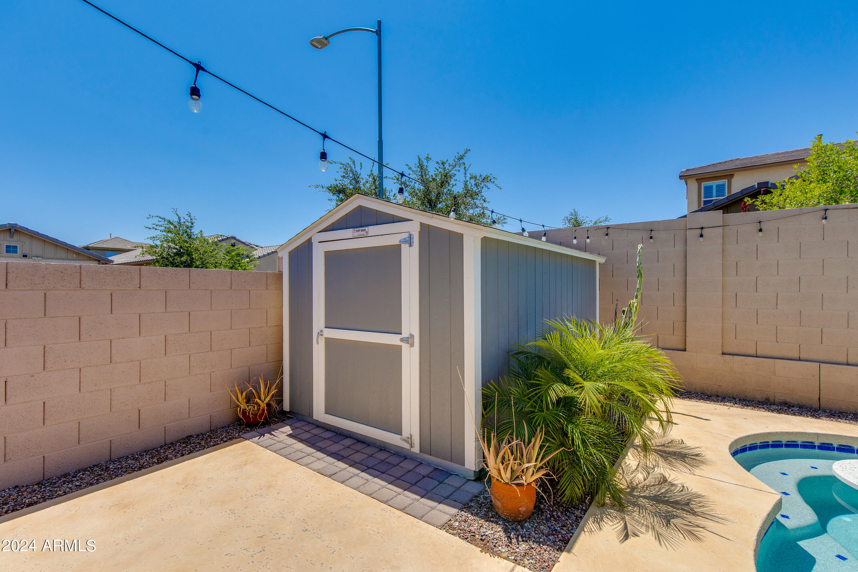 3713 E SOPHIE Lane