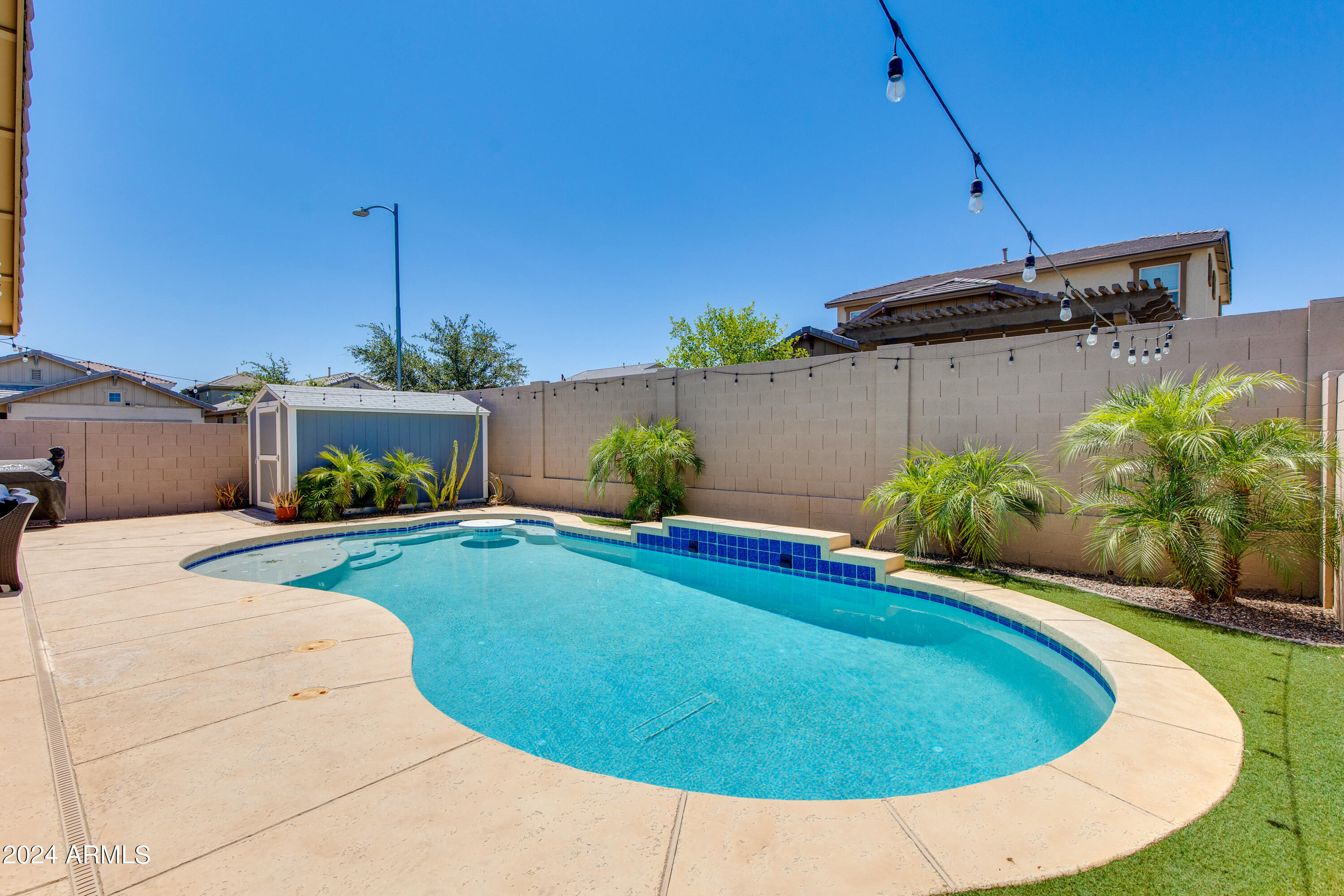 3713 E SOPHIE Lane