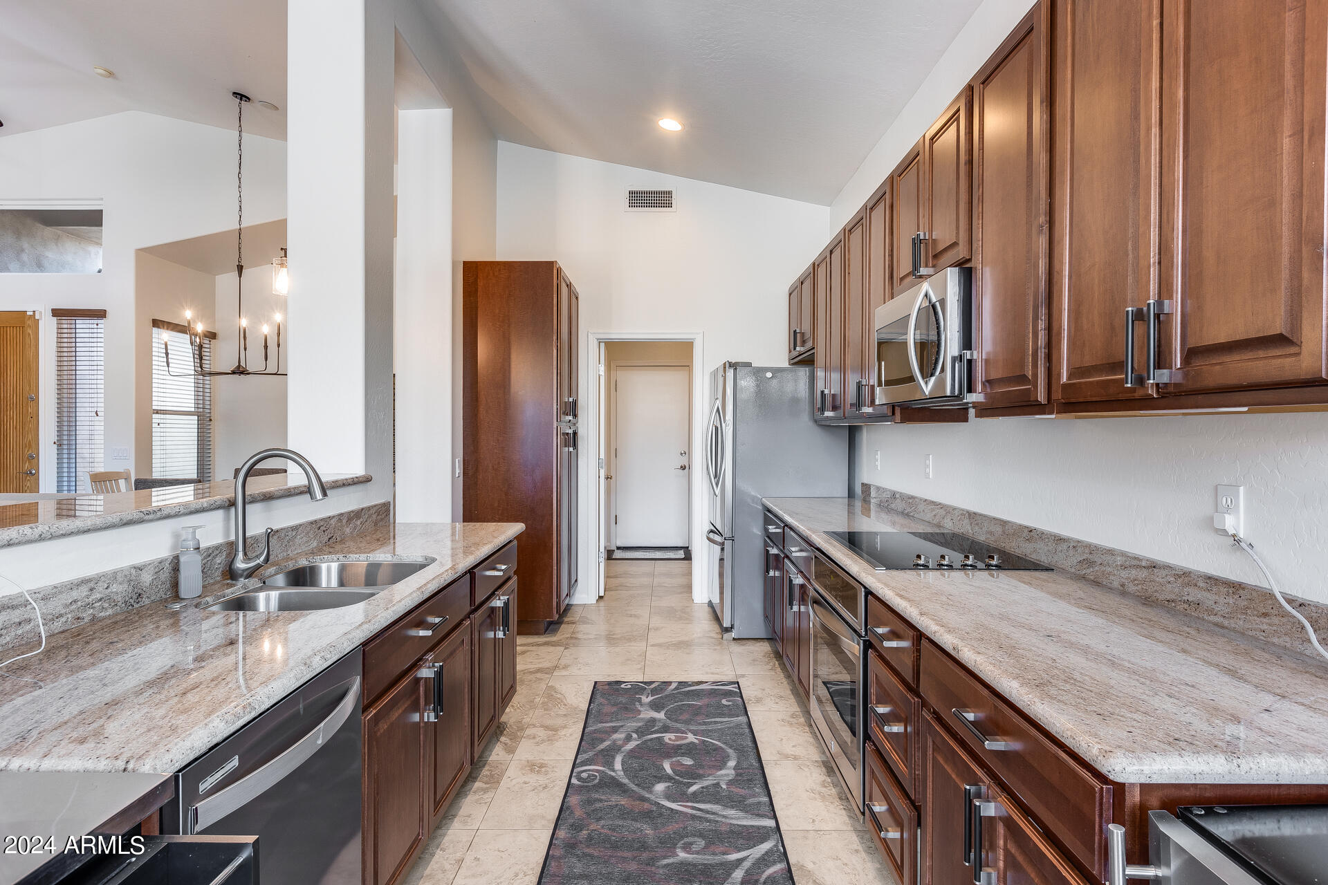 4623 E ROY ROGERS Road