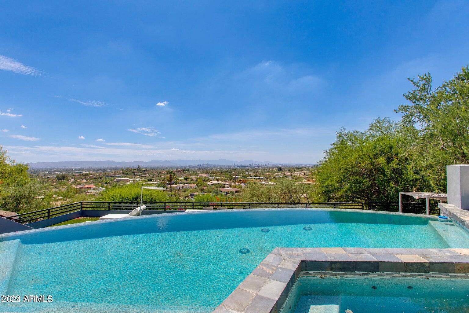 4228 E Highlands Drive