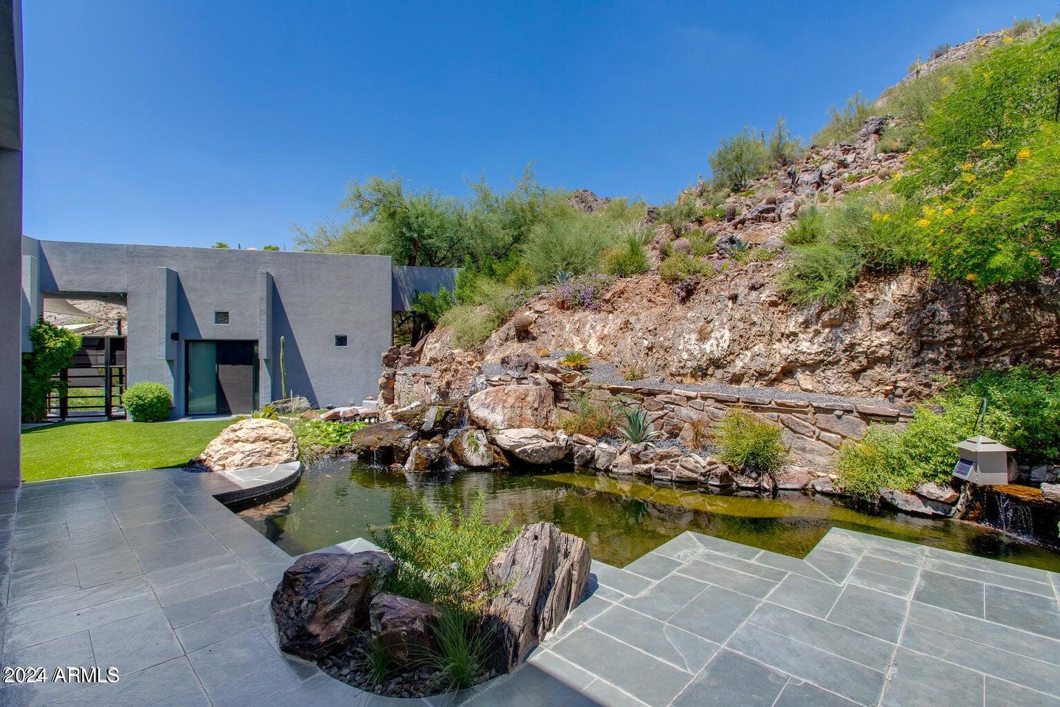 4228 E Highlands Drive