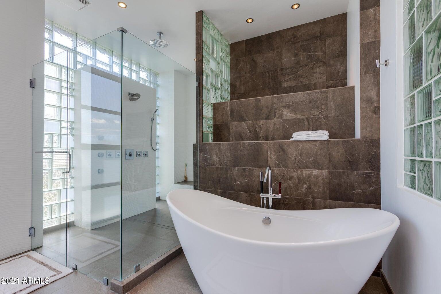 4228 E Highlands Drive