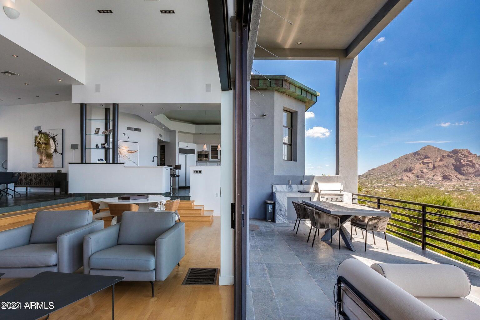 4228 E Highlands Drive