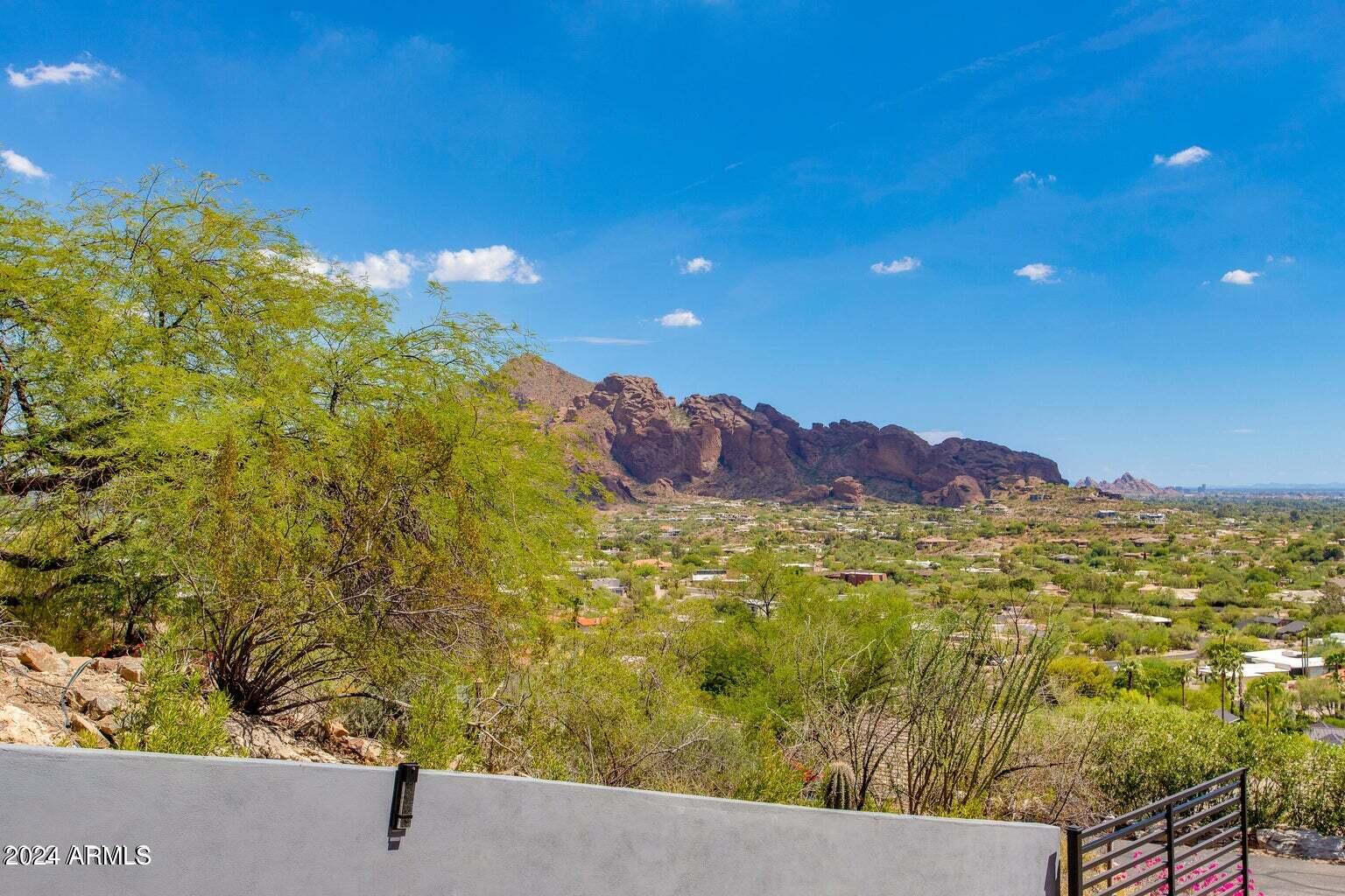 4228 E Highlands Drive