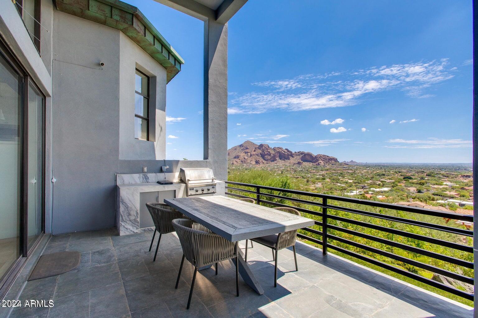 4228 E Highlands Drive