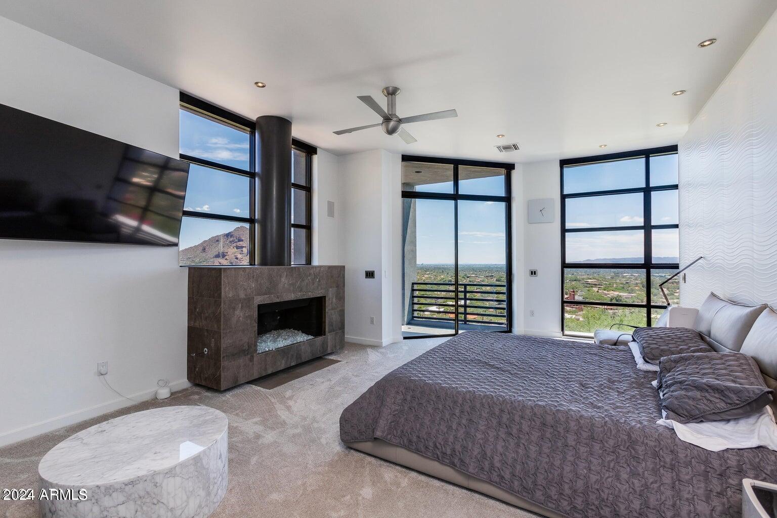 4228 E Highlands Drive