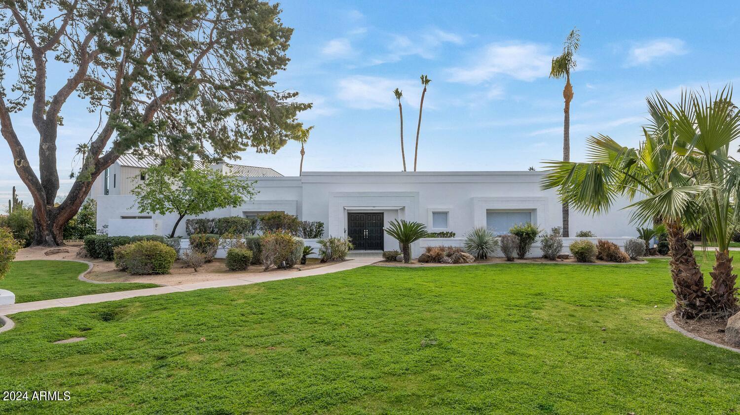 6301 E Calle Del Norte --