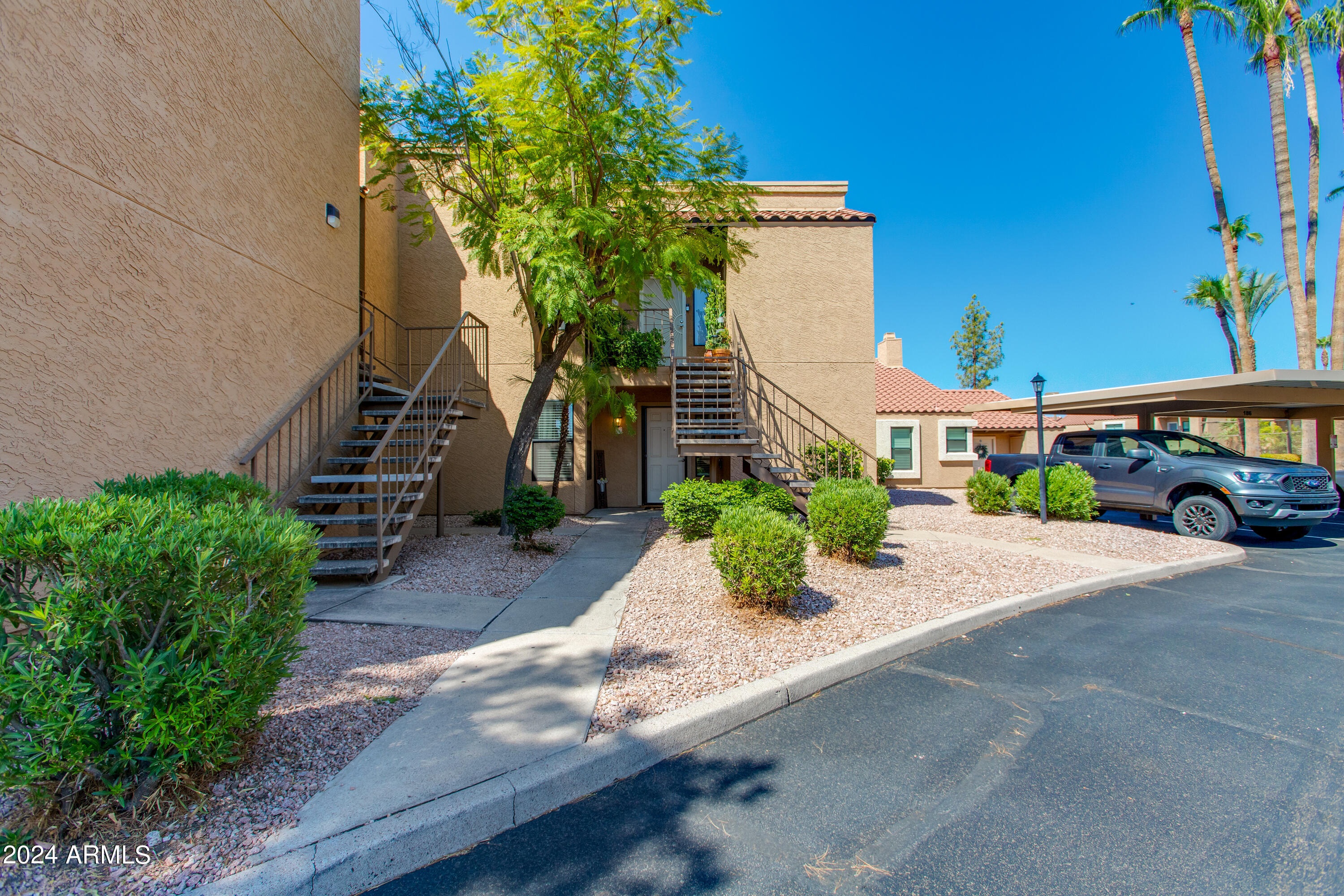 8787 E MOUNTAIN VIEW Road, 1083