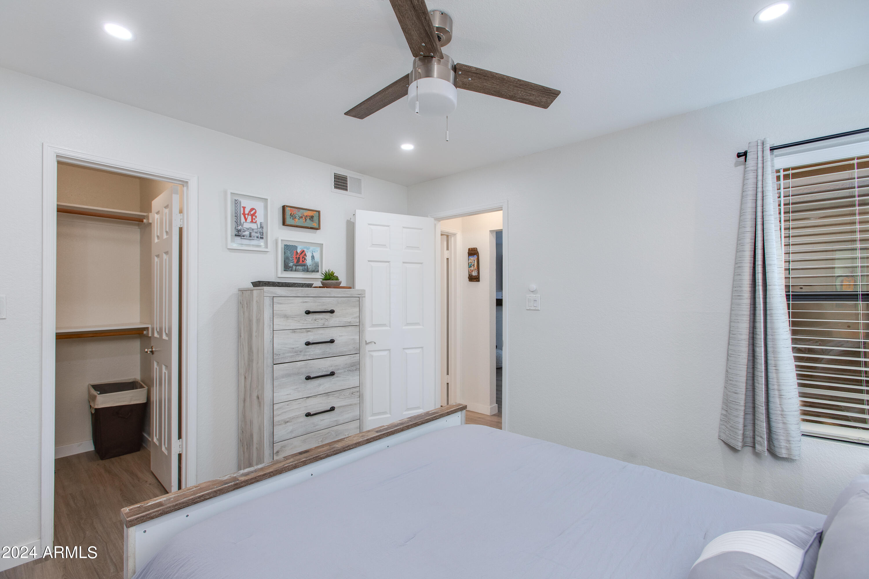 8787 E MOUNTAIN VIEW Road, 1083