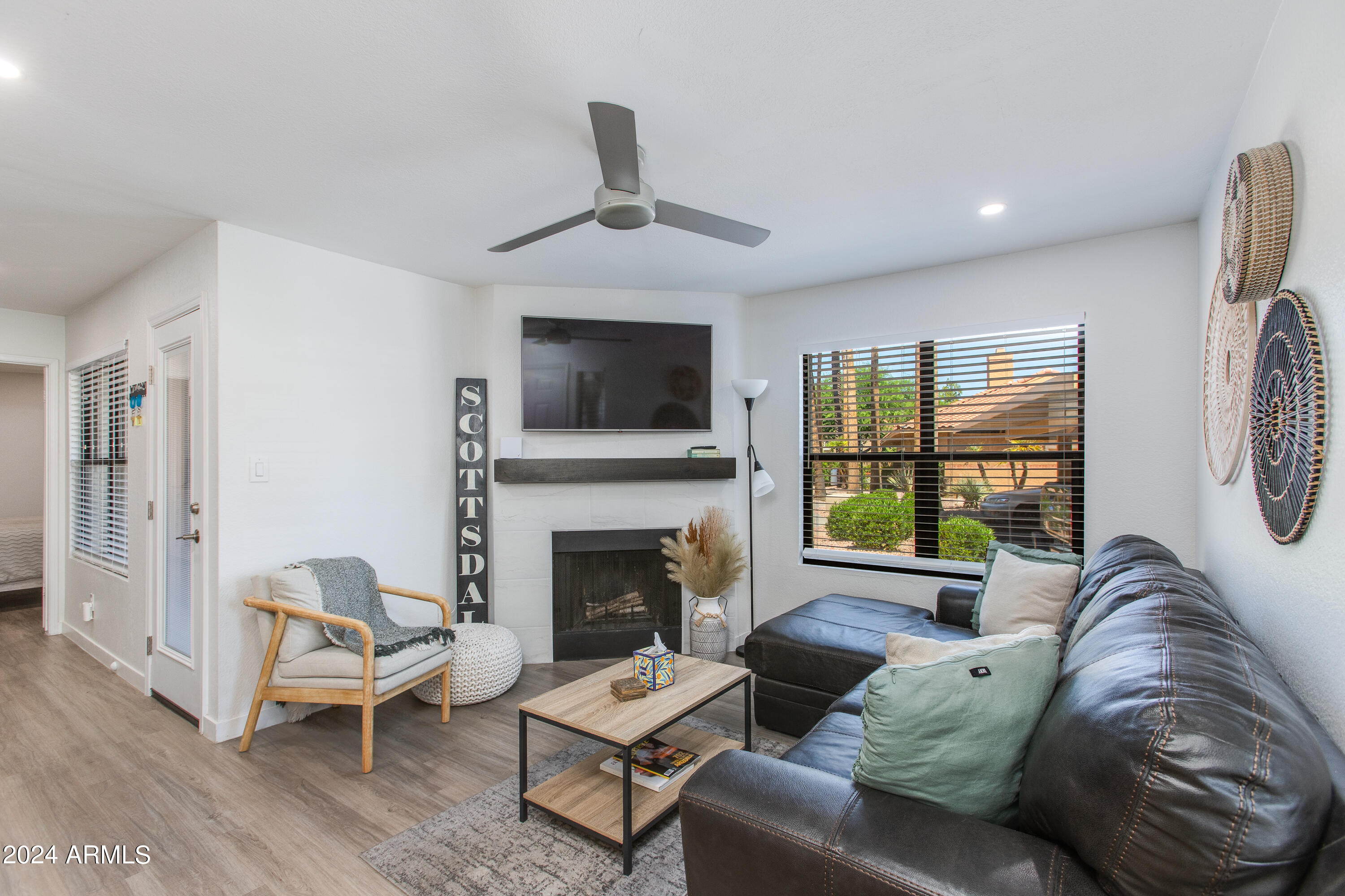 8787 E MOUNTAIN VIEW Road, 1083