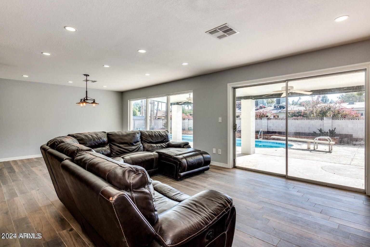 823 W PORT AU PRINCE Lane