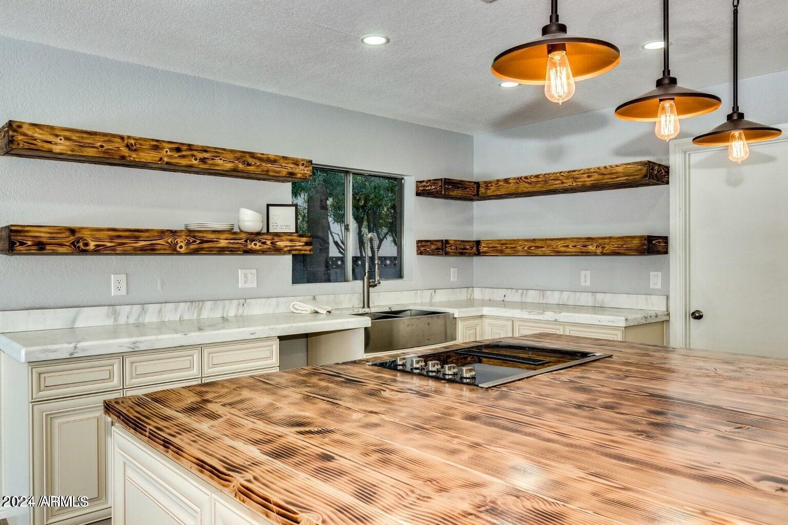 823 W PORT AU PRINCE Lane