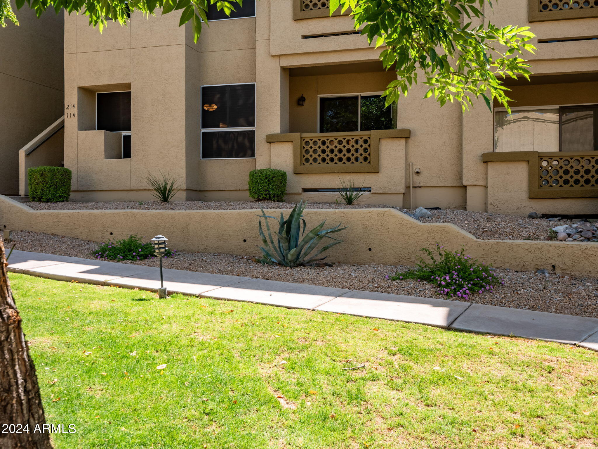 1880 E MORTEN Avenue, 114