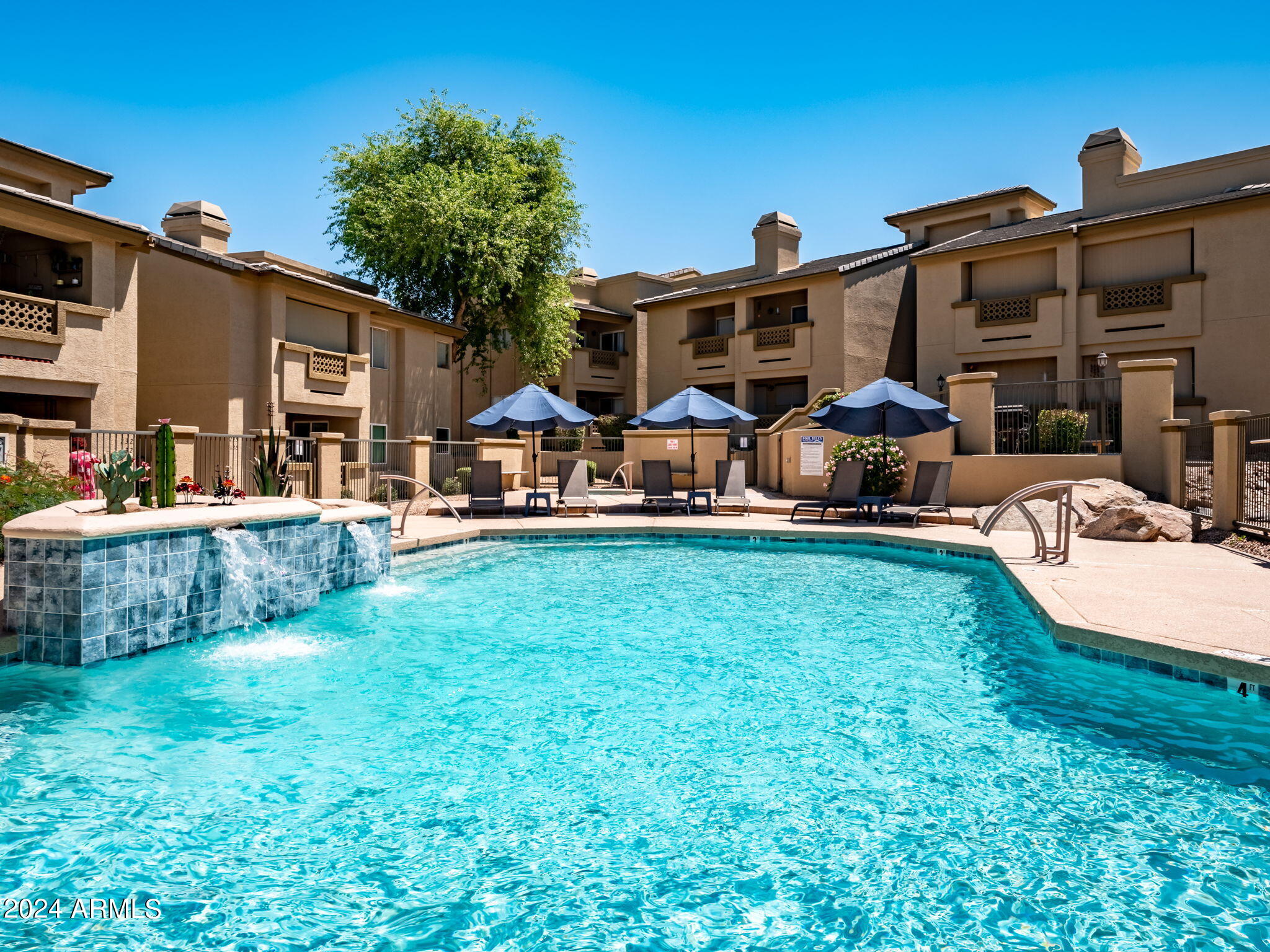 1880 E MORTEN Avenue, 114