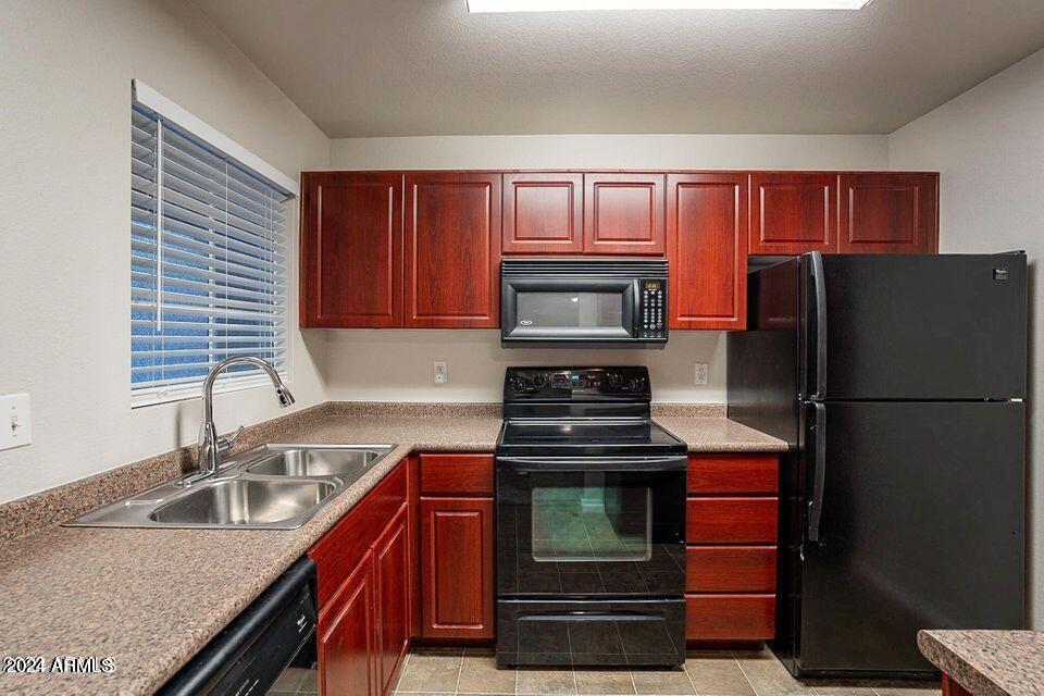 1880 E MORTEN Avenue, 114