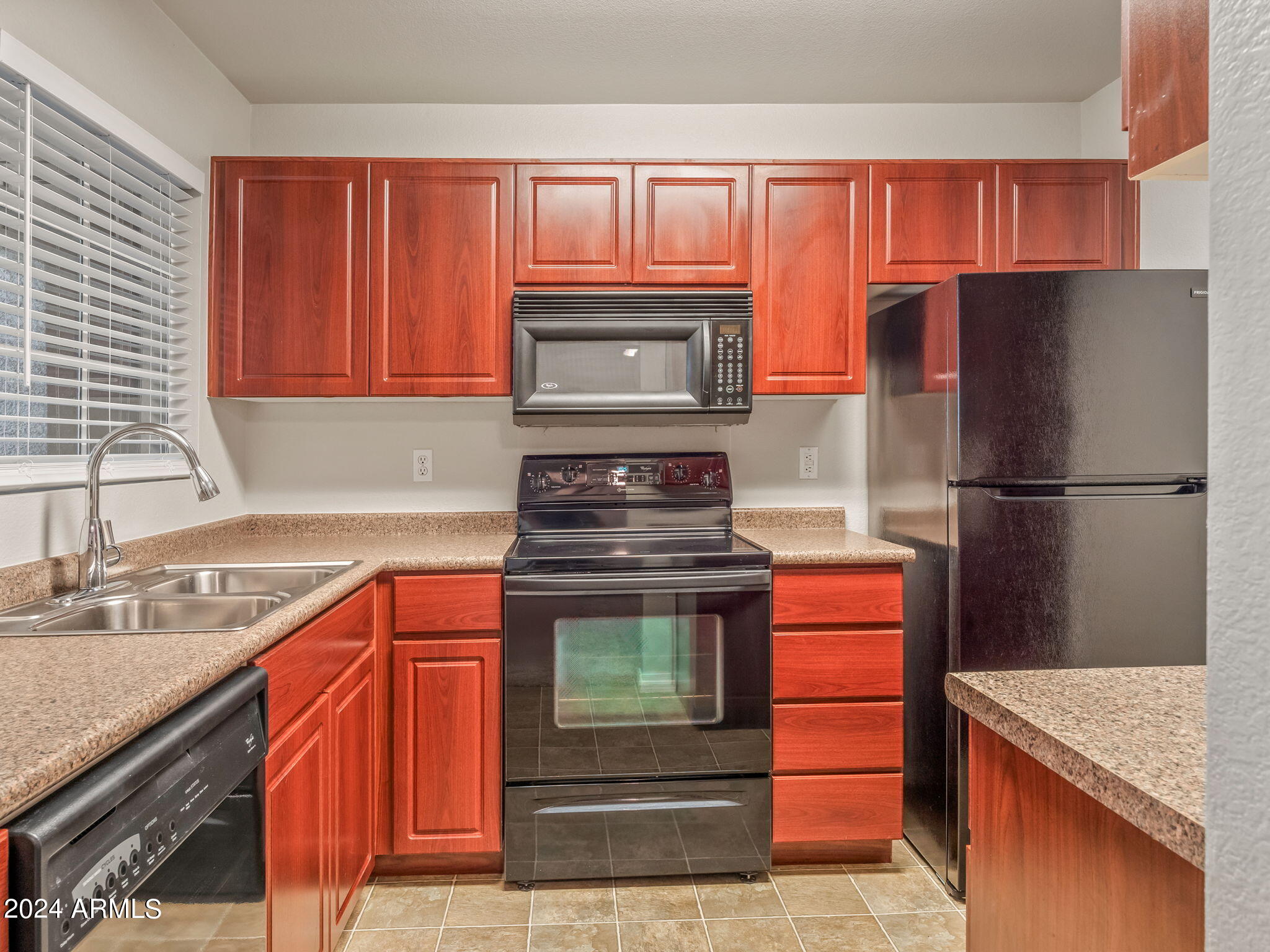 1880 E MORTEN Avenue, 114