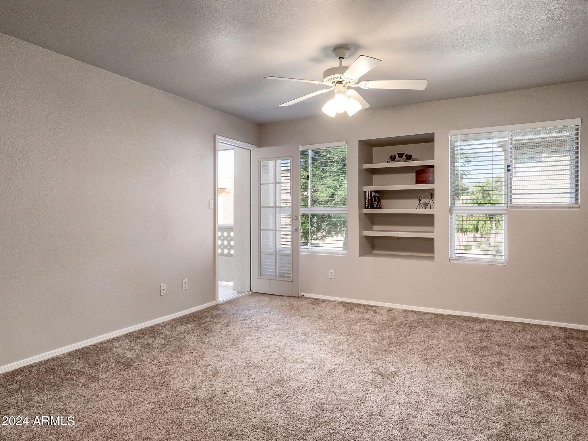 1880 E MORTEN Avenue, 114