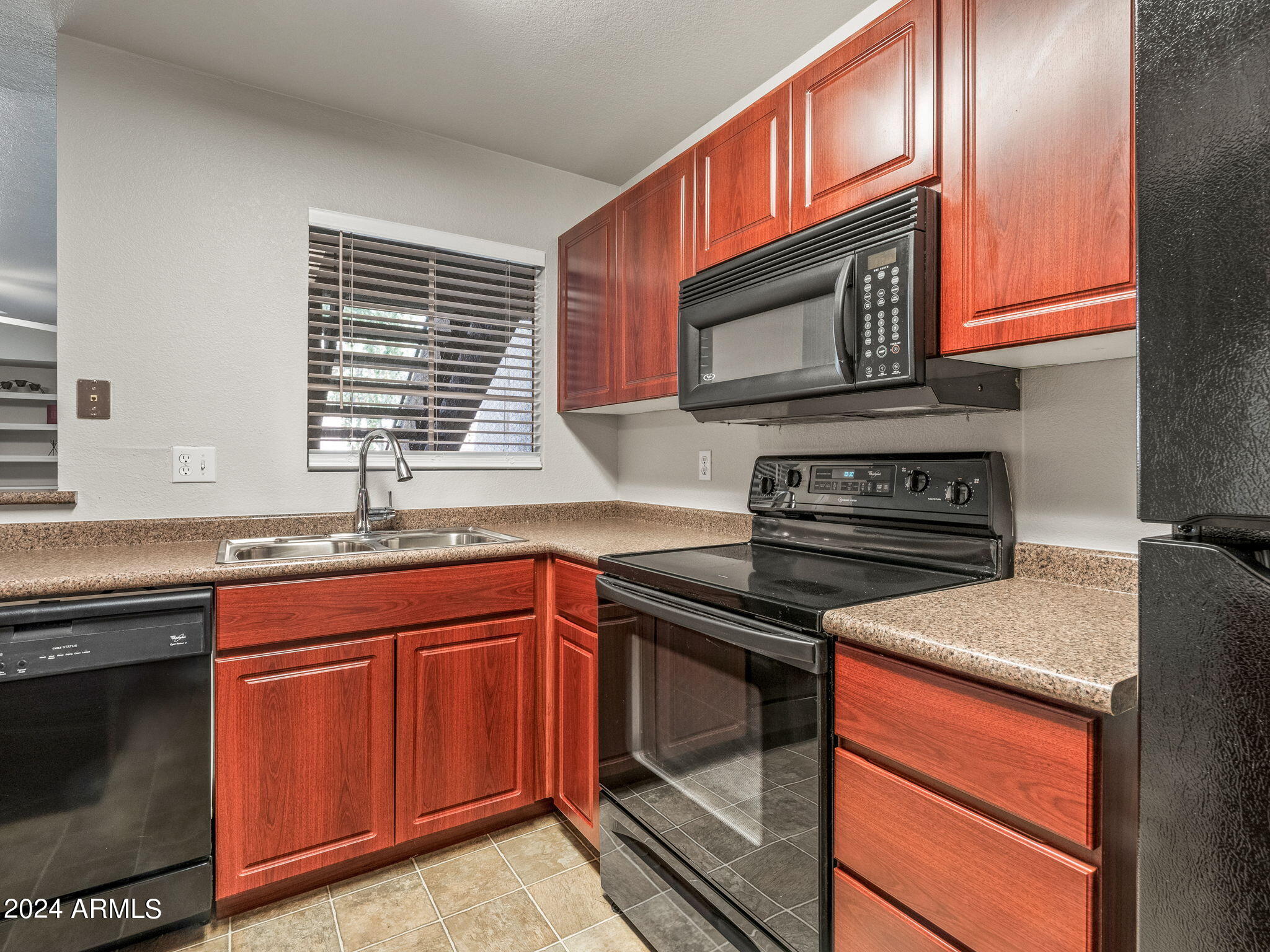 1880 E MORTEN Avenue, 114