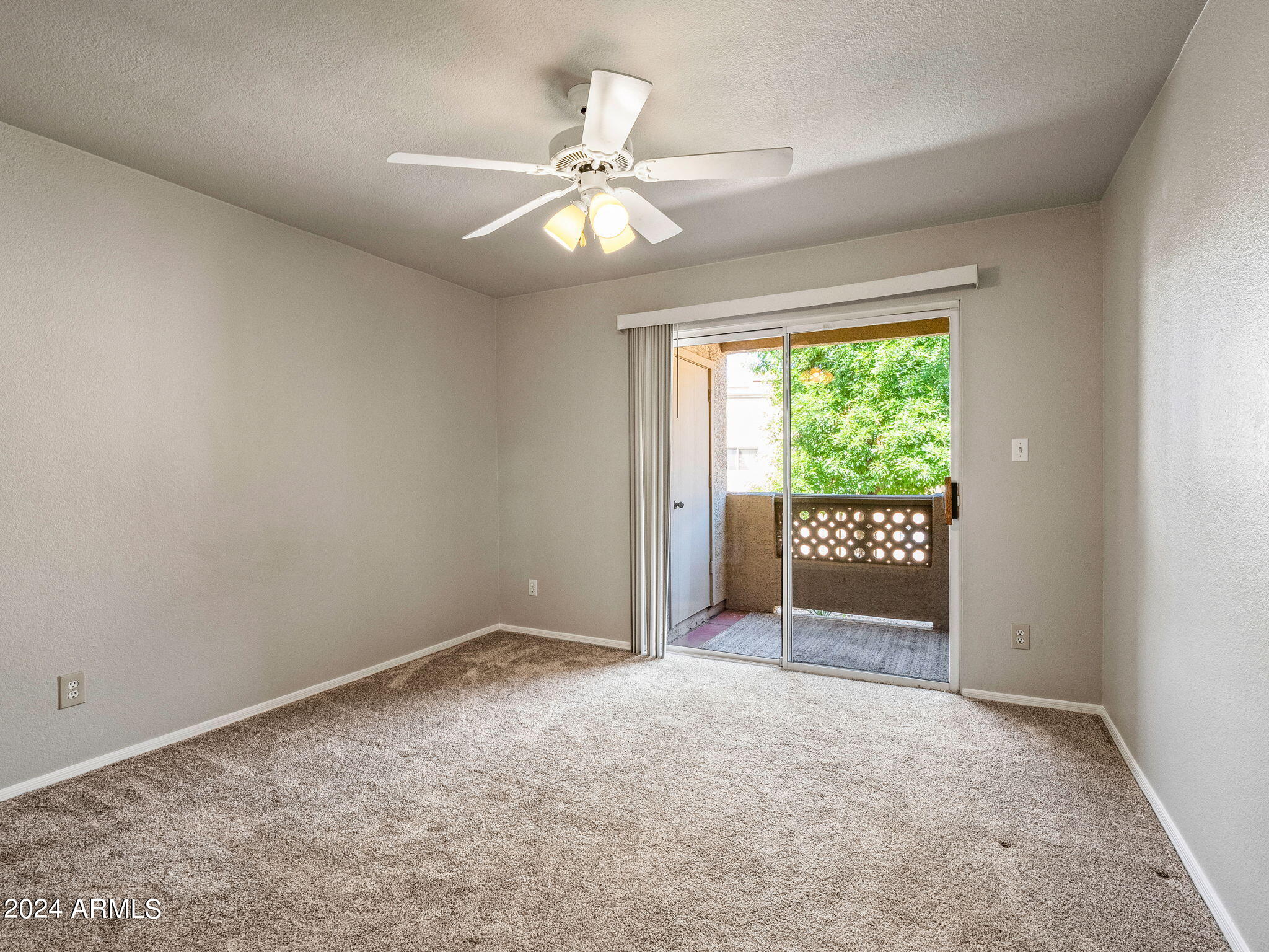 1880 E MORTEN Avenue, 114