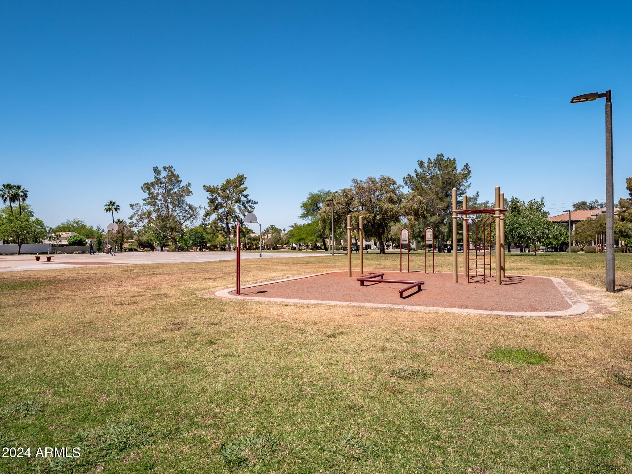 1880 E MORTEN Avenue, 114