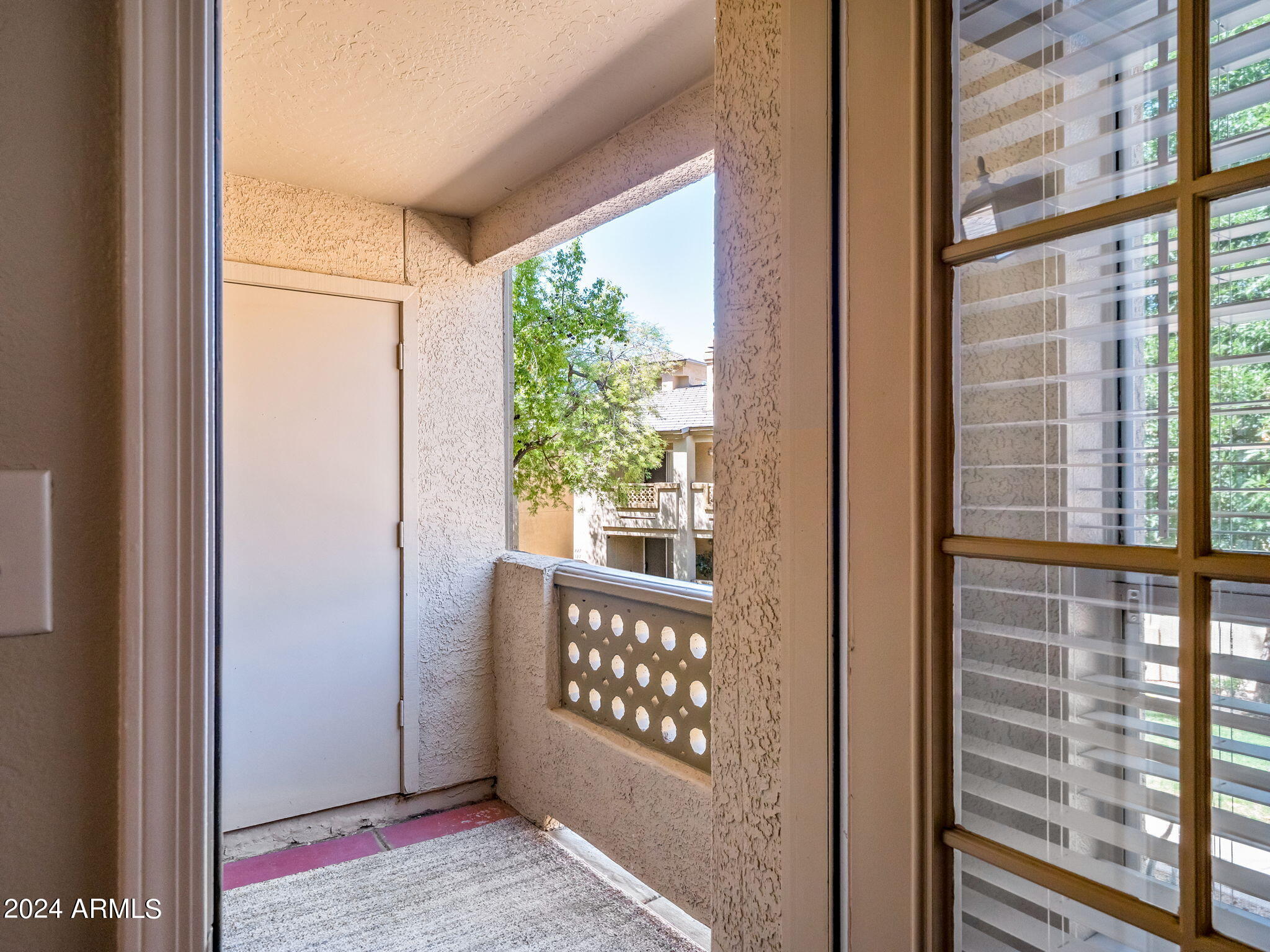 1880 E MORTEN Avenue, 114